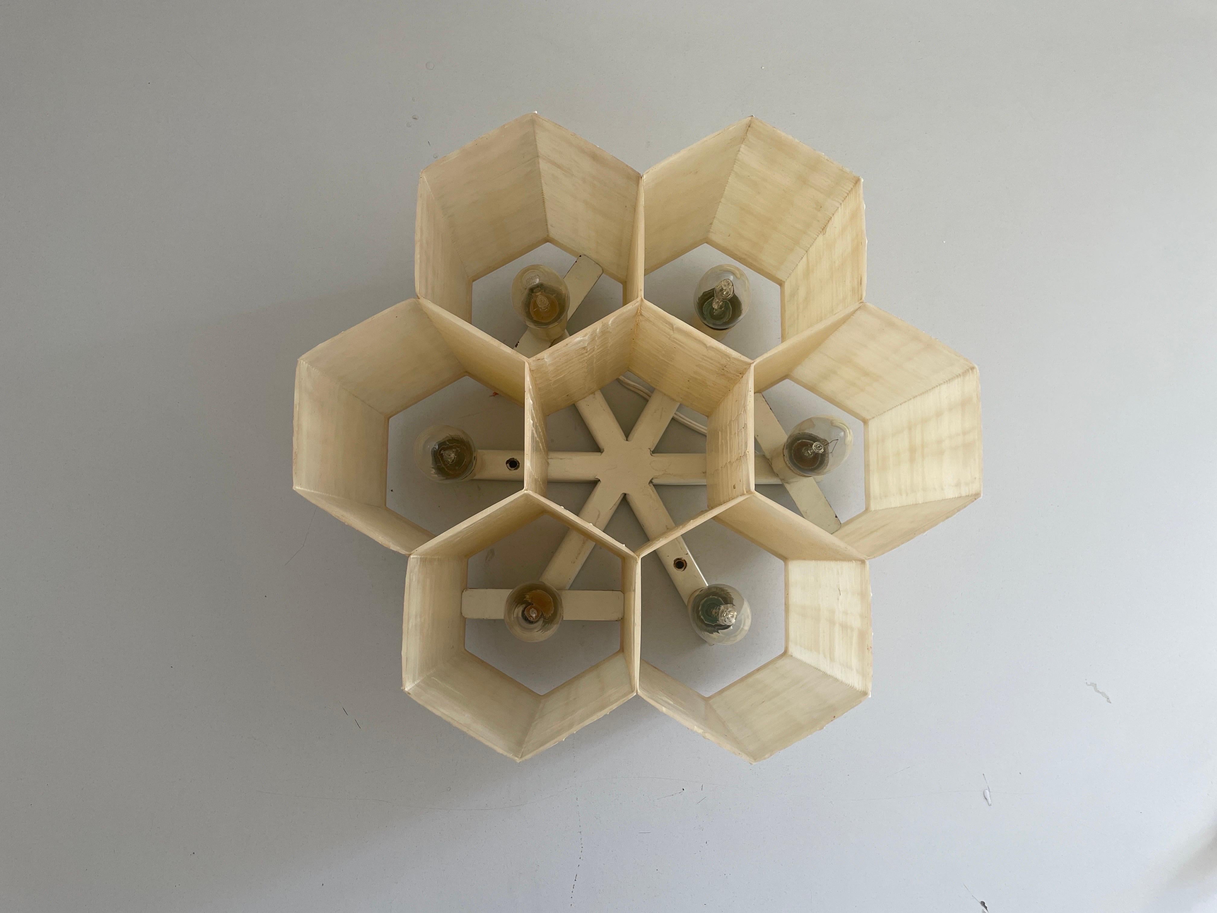 Rare Bee Honeycomb Design Fiberglass Flush Mount Light, 1960s, Allemagne en vente 1