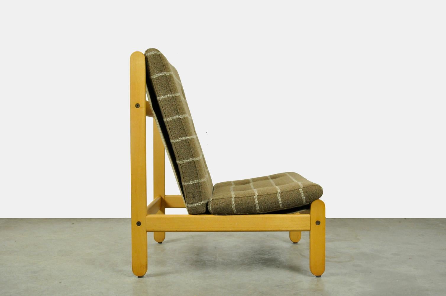 Mid-Century Modern Rare beech easy lounge chair by Bernt Petersen for Schiang Furniture, Denmark 60 For Sale