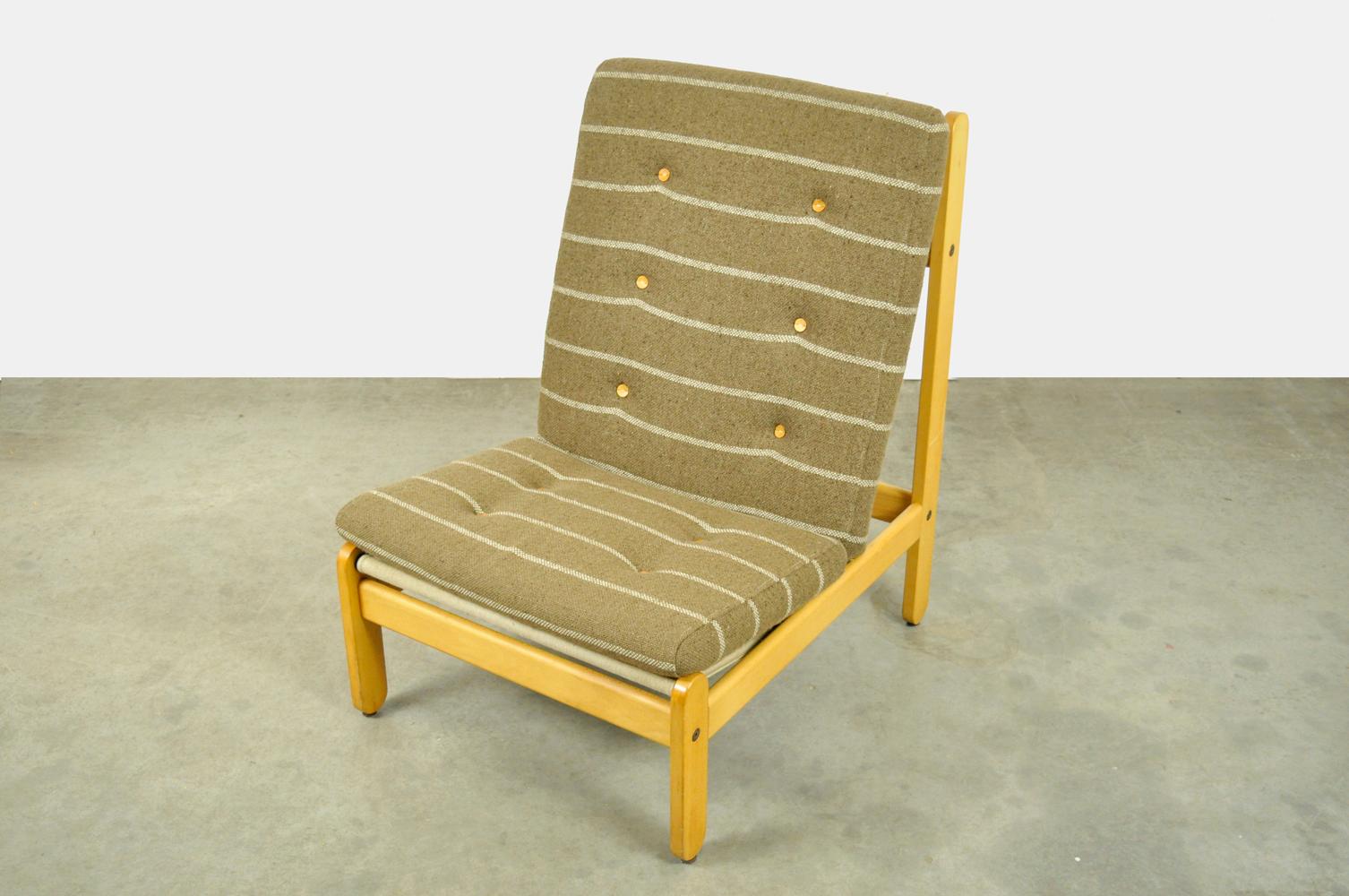 Wool Rare beech easy lounge chair by Bernt Petersen for Schiang Furniture, Denmark 60 For Sale