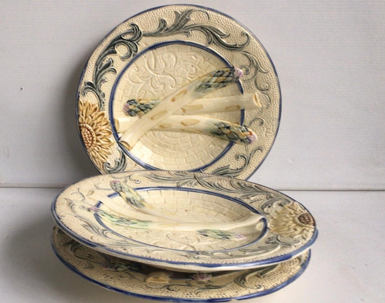 Rare Belgium Majolica Asparagus Sunflower Plate Wasmuel, circa 1880 1