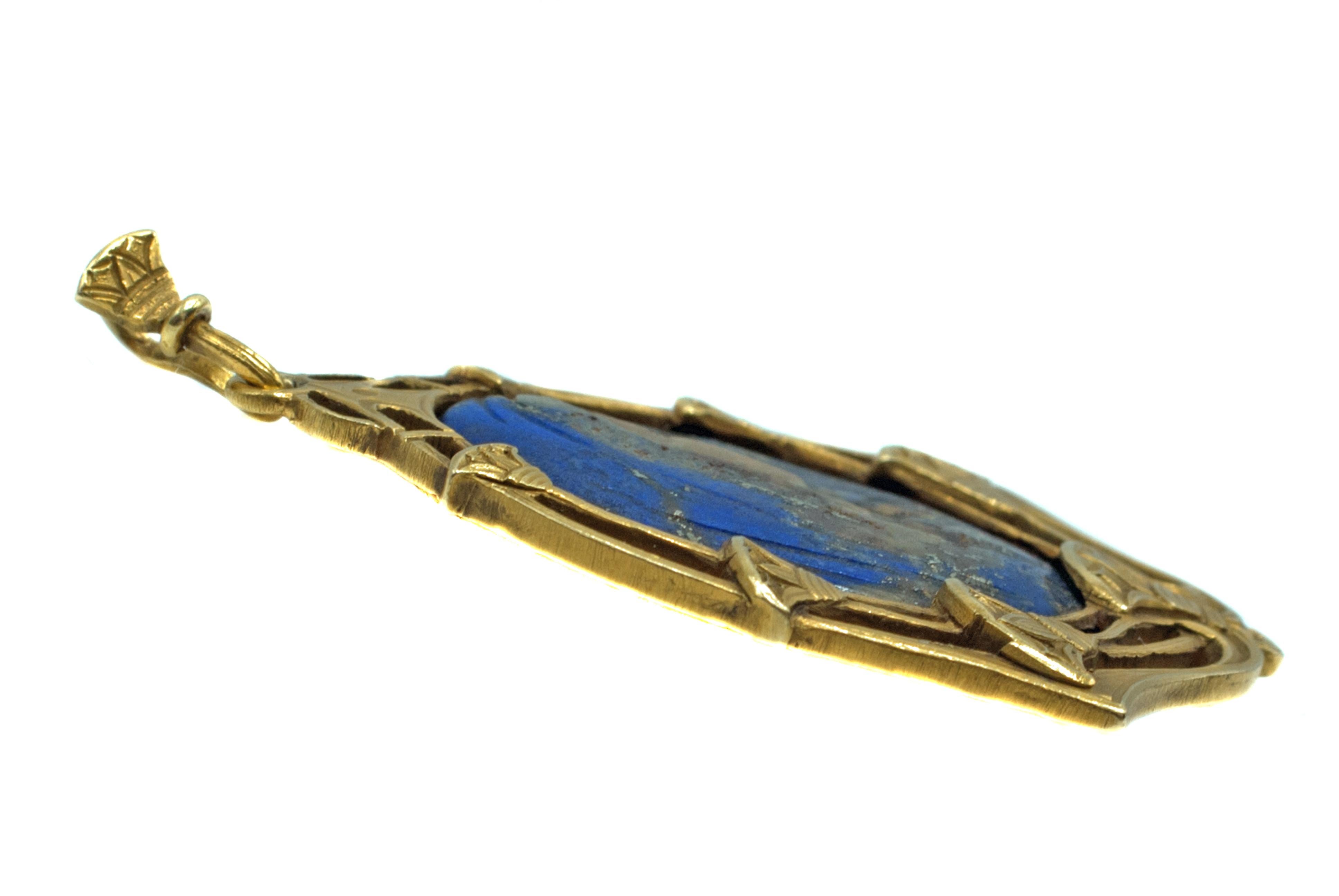 Rare Belle Époque Lapis Lazuli Madonna Virgin Mary Cameo 18 Karat Gold Pendant In Excellent Condition In New York, NY
