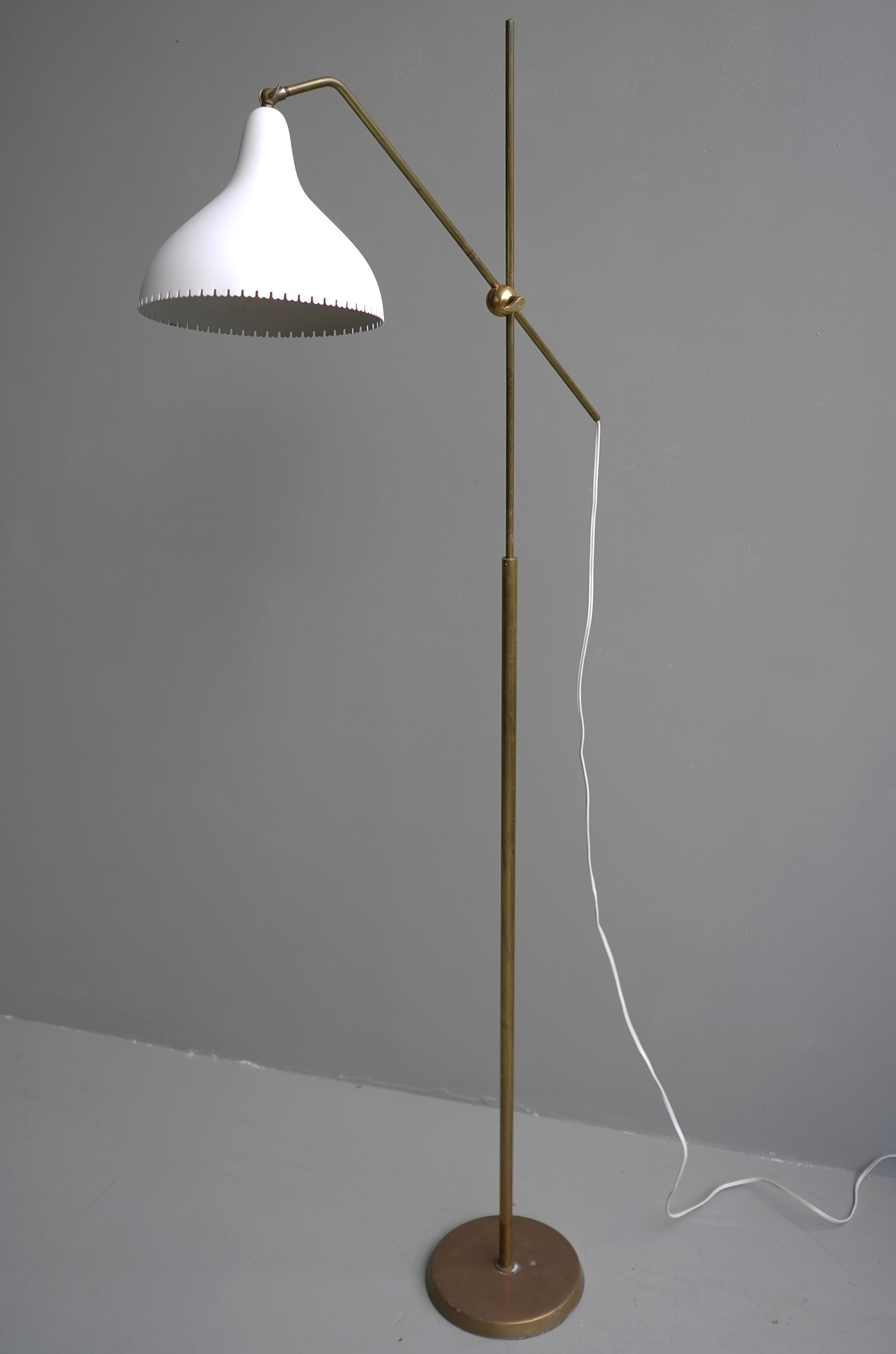 Rare Bent Karlby Brass and Aluminium Adjustable Floor Lamp by Lyfa, Denmark 1950 In Good Condition In Den Haag, NL
