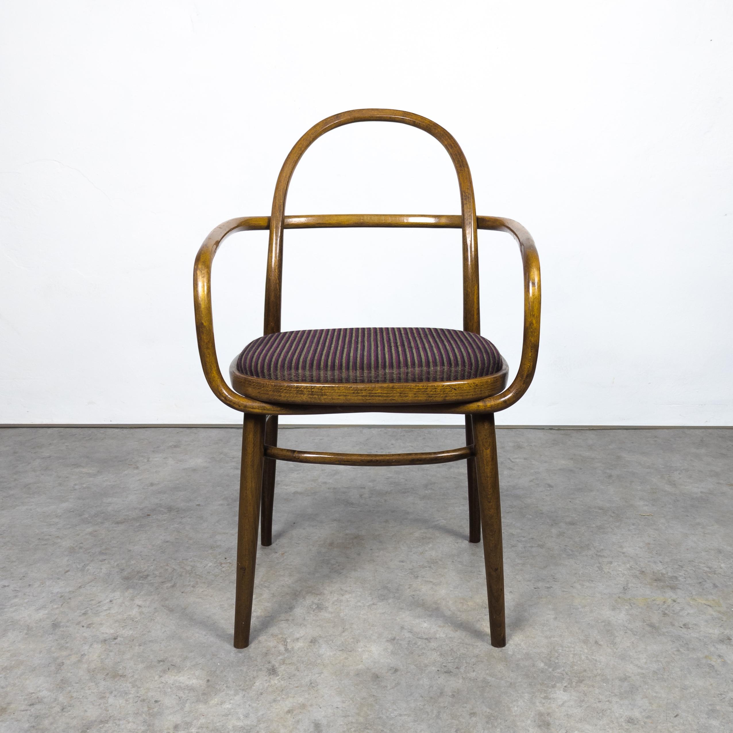 Rare bentwood armchair by Radomír Hofman for TON, 1967 For Sale 3