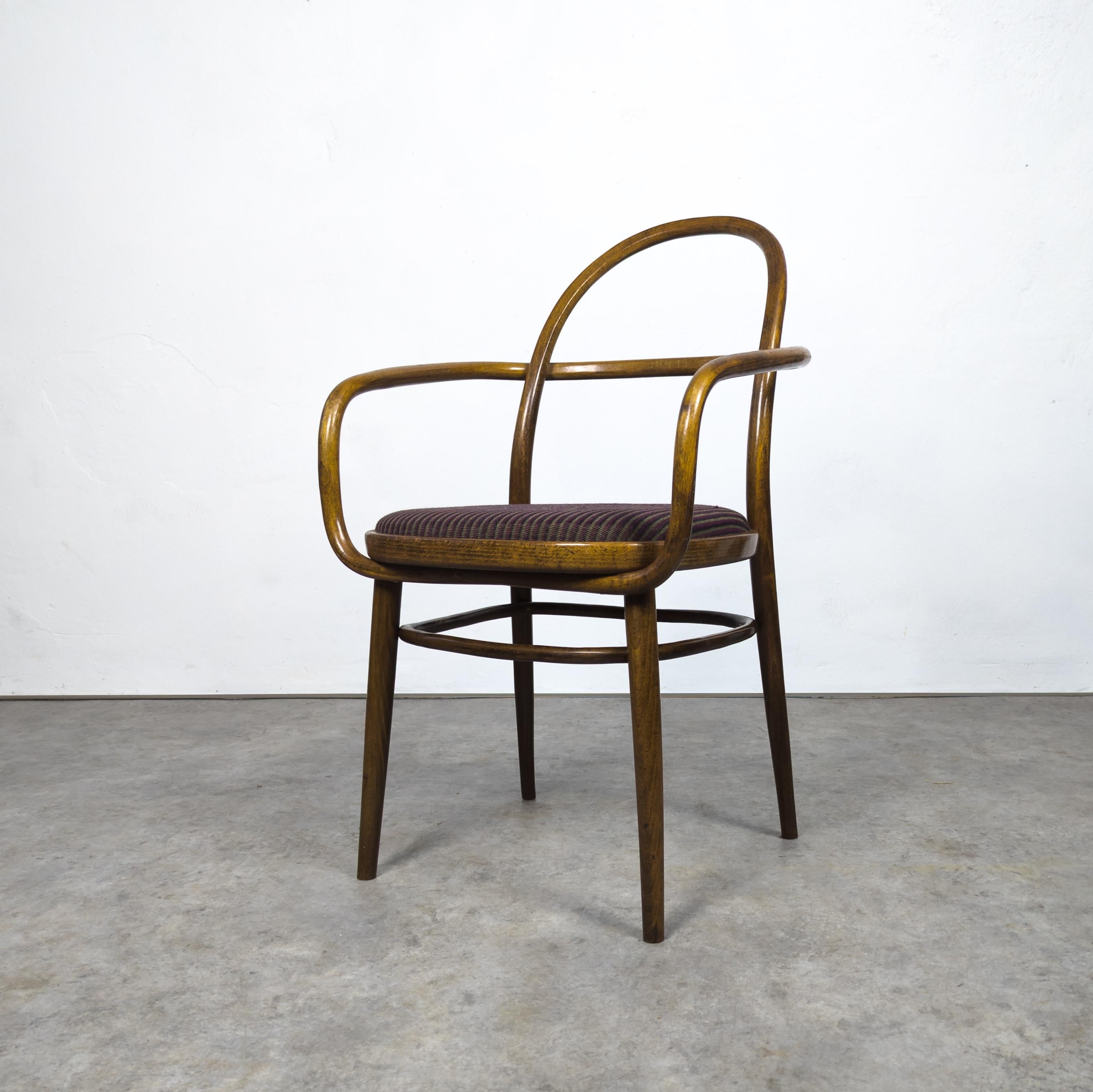 Rare bentwood armchair by Radomír Hofman for TON, 1967 For Sale 4