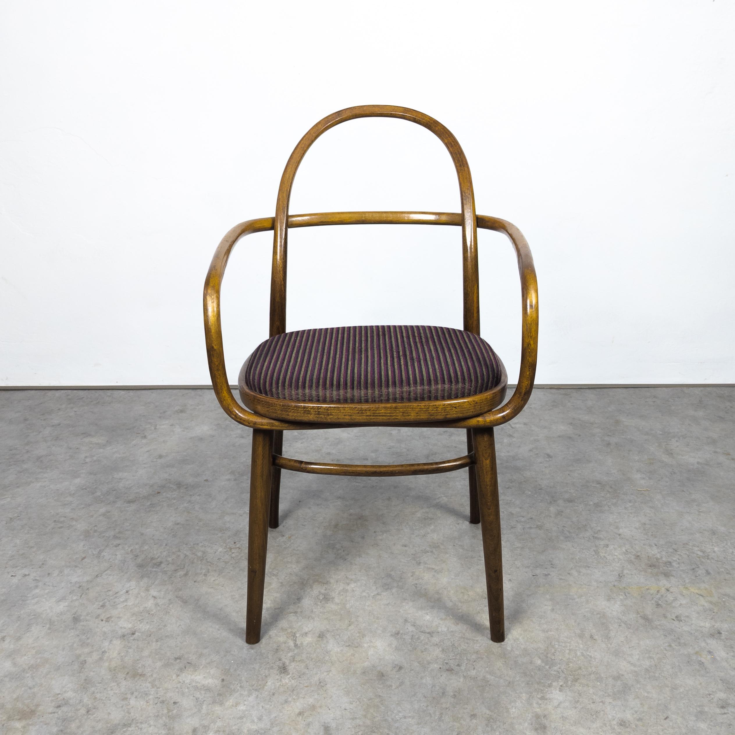 Tissu Rare fauteuil en bois courbé de Radomír Hofman pour TON, 1967 en vente