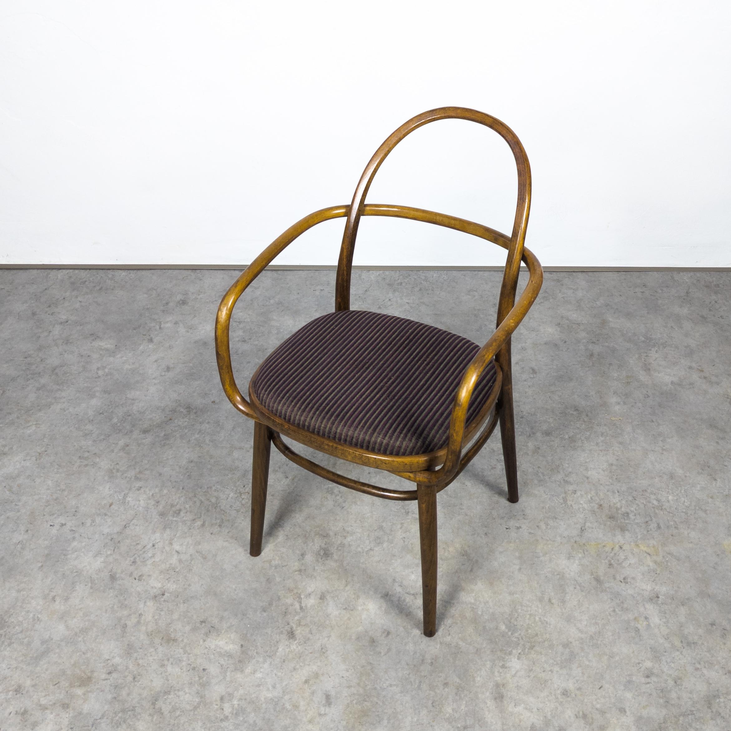 Rare fauteuil en bois courbé de Radomír Hofman pour TON, 1967 en vente 2