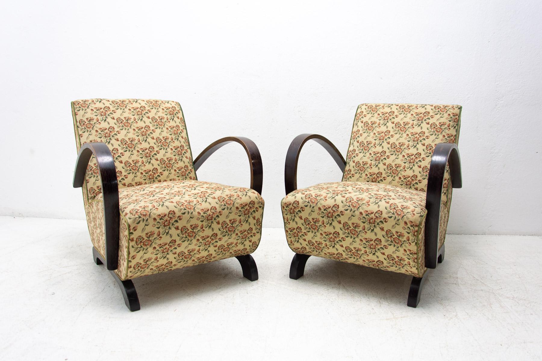 These rarely seen bentwood armchairs “C” was designed by Jindrich Halabala and were made in the 1950´s. The chairs are stable and comfortable, the wood is in good Vintage condition and the upholstery as well. Showing slight signs of age and using.