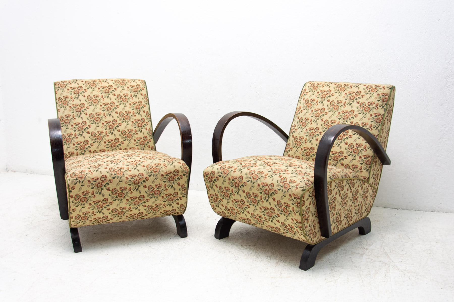 Art Deco Rare Bentwood Armchairs by Jindřich Halabala, 1950's