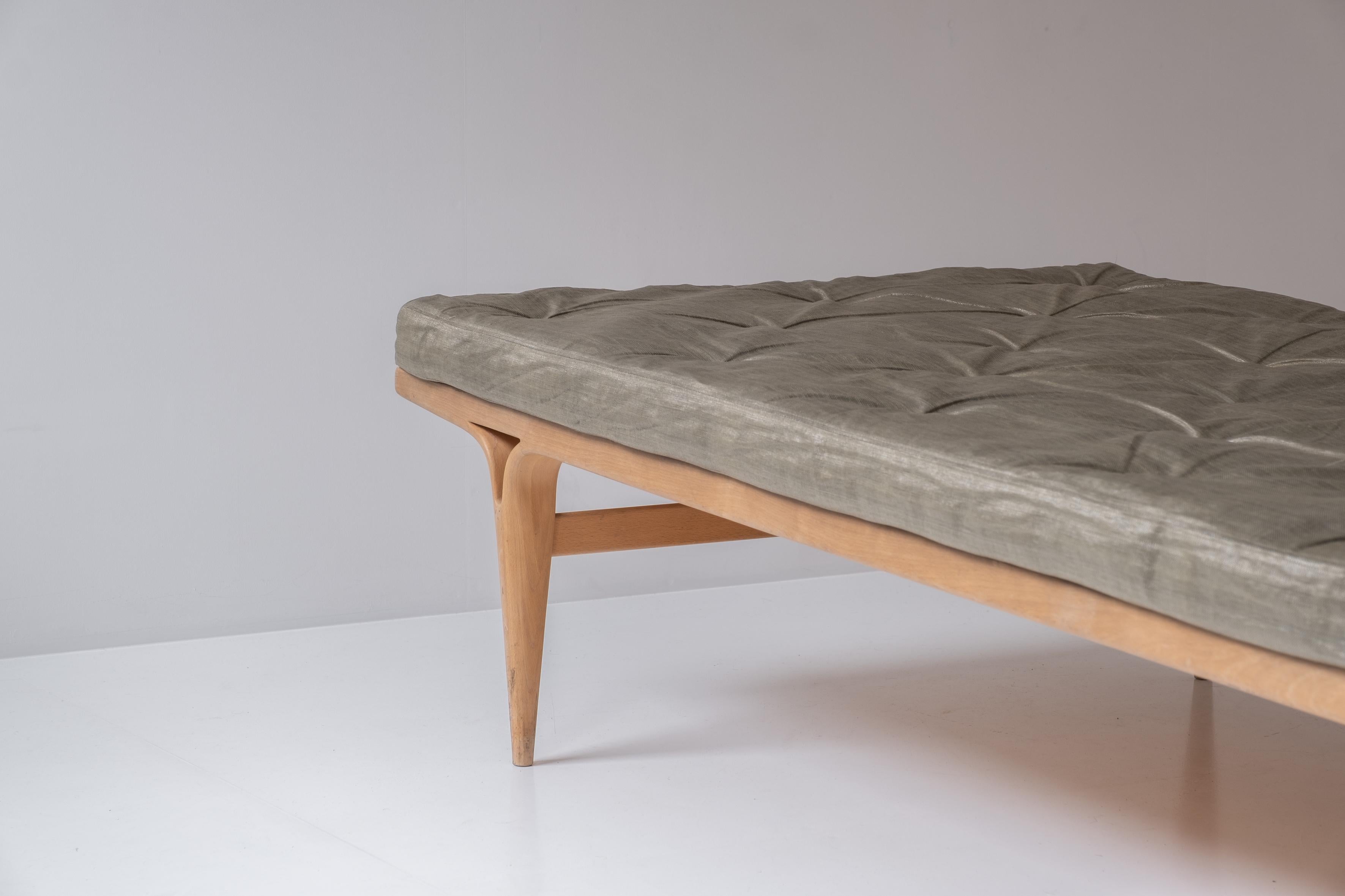Rare ‘Berlin’ daybed by Bruno Mathsson for Firma Karl Mathsson, Sweden 1969 For Sale 2