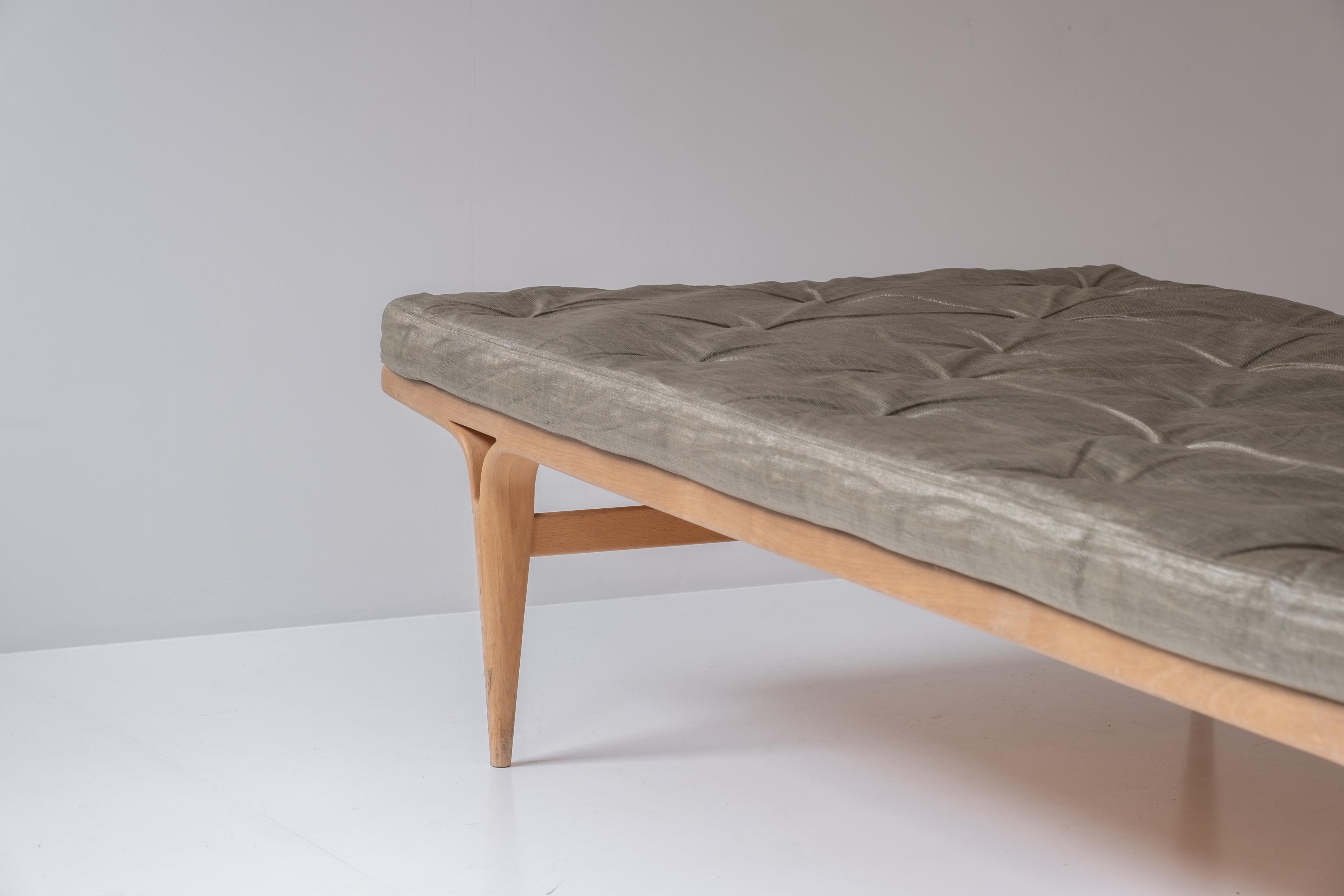 Rare ‘Berlin’ daybed by Bruno Mathsson for Firma Karl Mathsson, Sweden 1969 For Sale 3