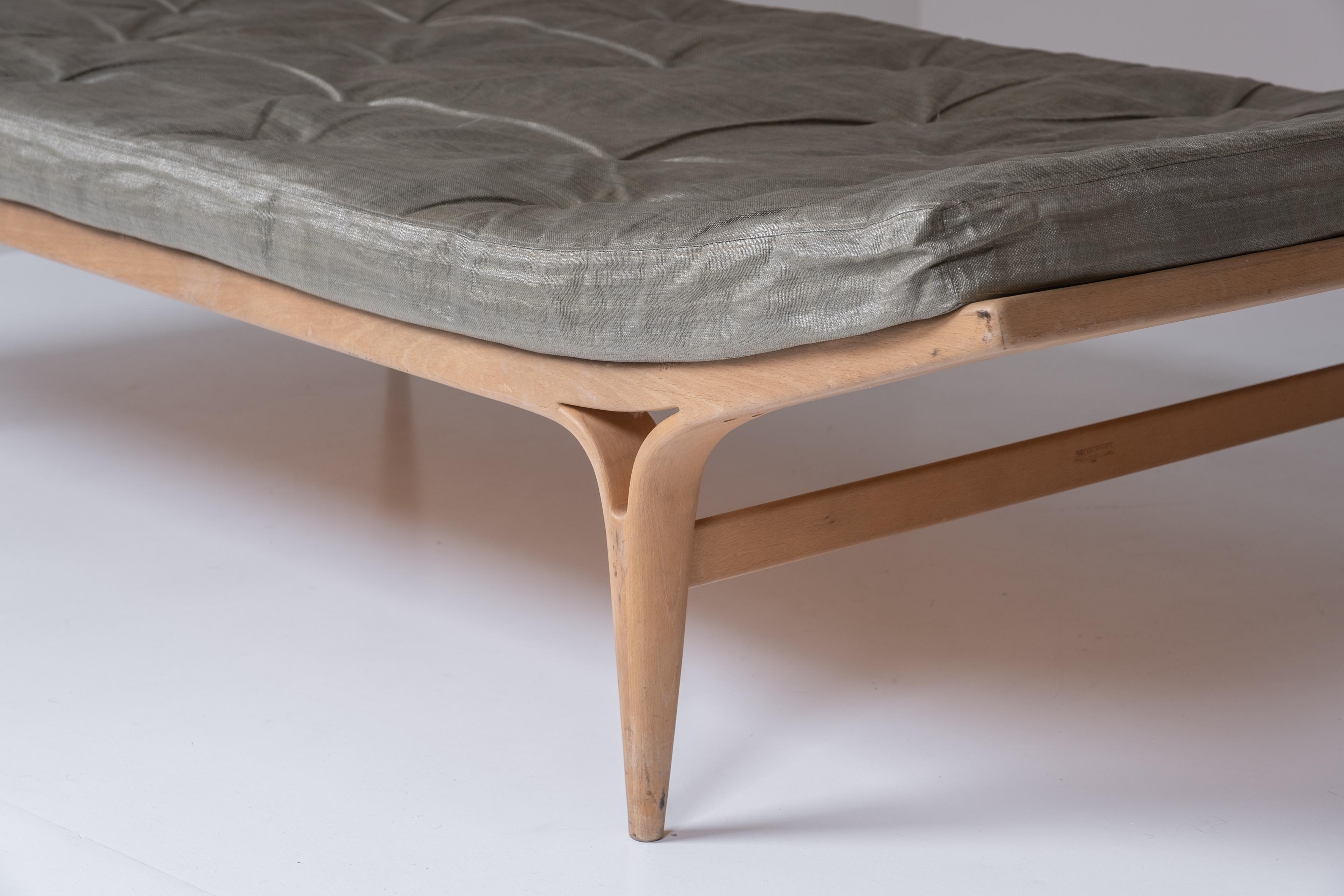 Rare ‘Berlin’ daybed by Bruno Mathsson for Firma Karl Mathsson, Sweden 1969 For Sale 4