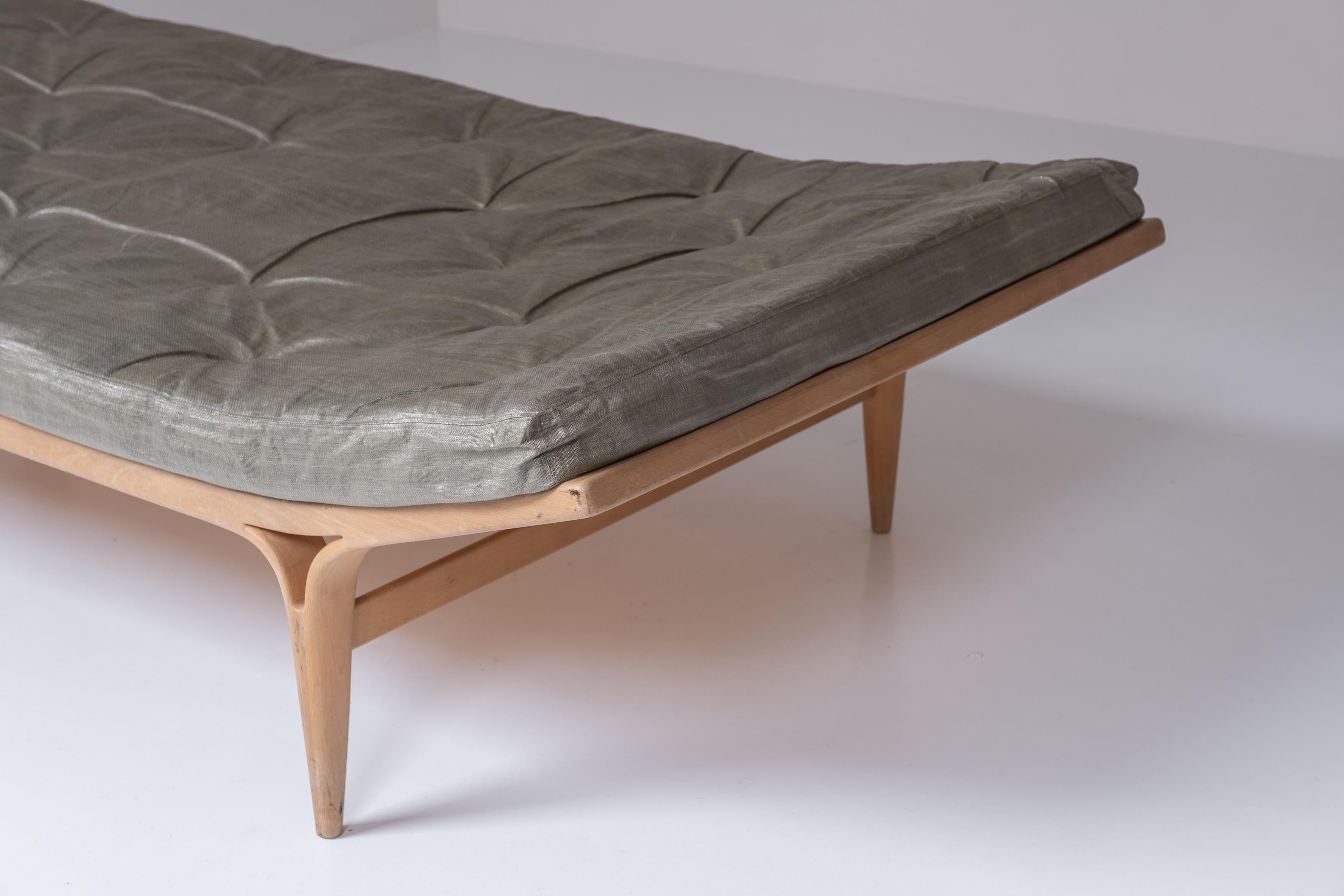 Rare ‘Berlin’ daybed by Bruno Mathsson for Firma Karl Mathsson, Sweden 1969 In Good Condition For Sale In Antwerp, BE