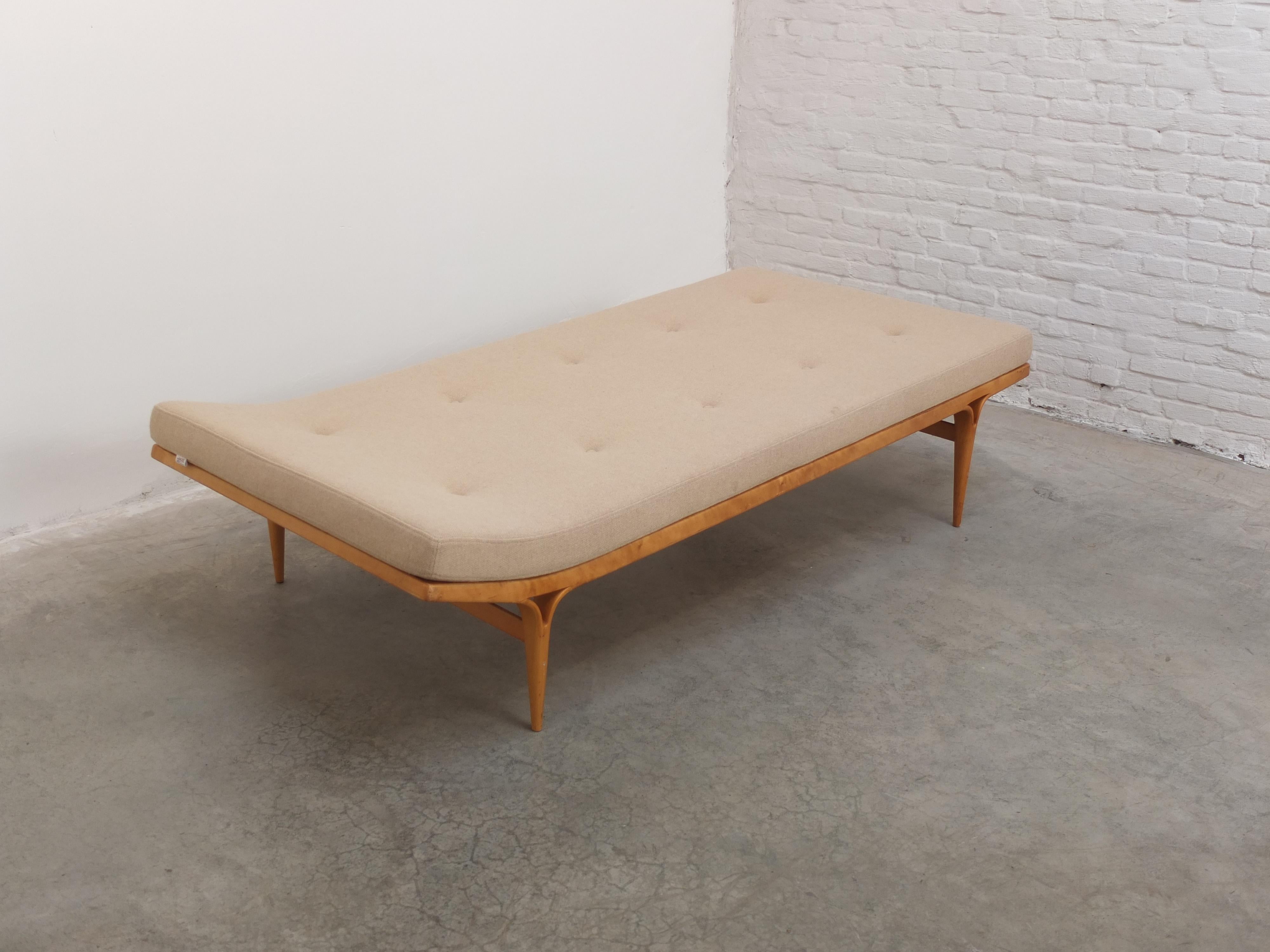Rare 'Berlin' Daybed by Bruno Mathsson for Karl Mathsson, 1957 For Sale 6