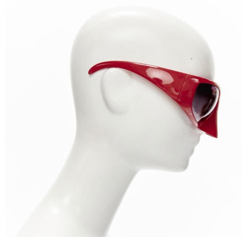 Gray rare BERNARD WILLHELM LINDA FARROW PW003 red mould nose masked sunglasses For Sale
