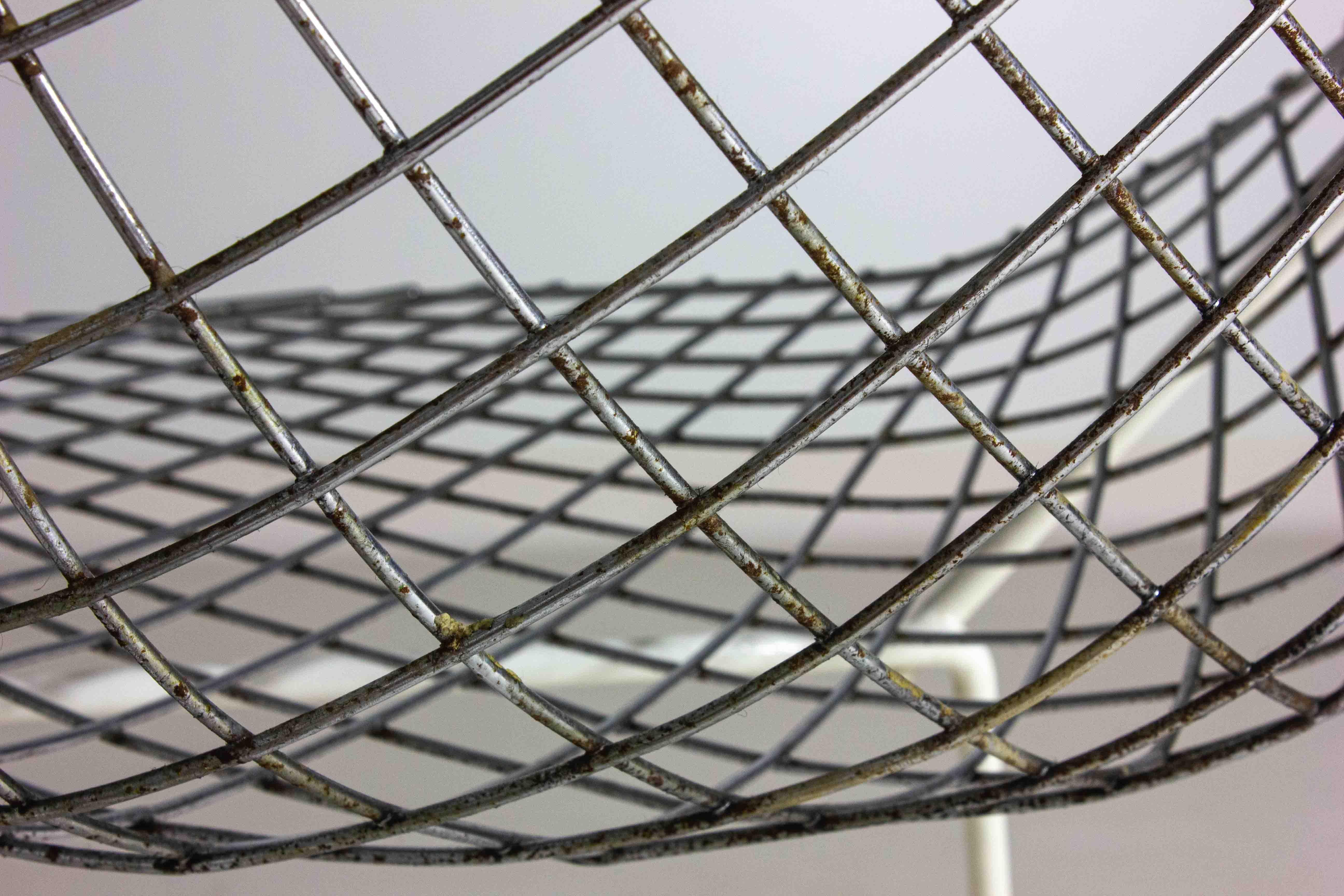 Rare Bertoia diamond chairs with ottoman for Knoll International, 1970s For Sale 6