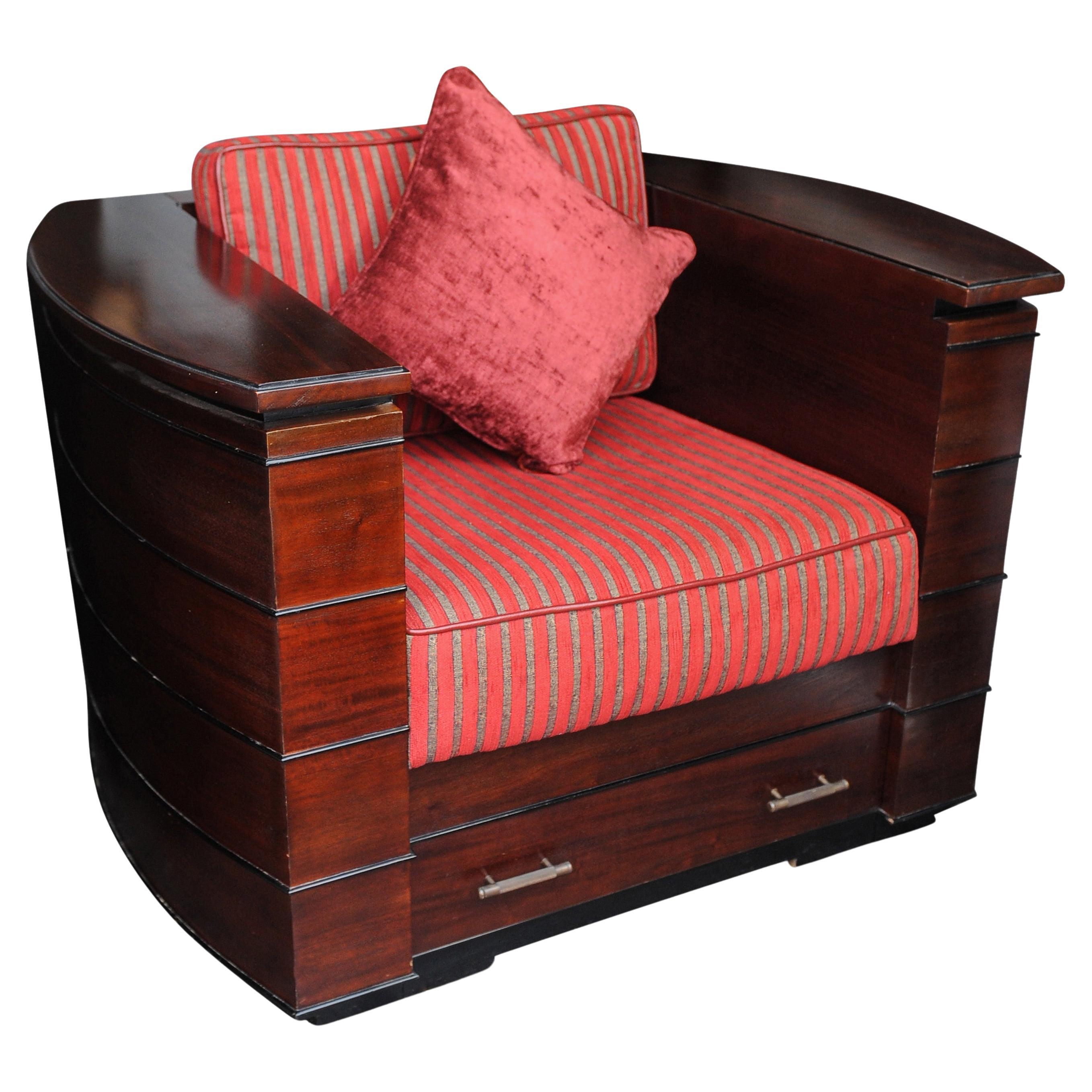 Rare fauteuil Art Déco moderne profilé sur mesure avec barre à sec intégrée en vente