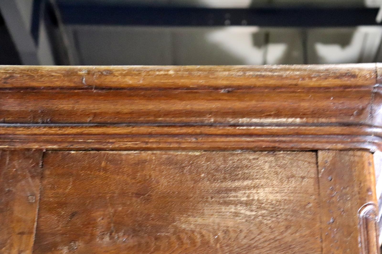 Raro Armadio a specchio francese Luigi XV intagliato in Oak del 1790 in vendita 6