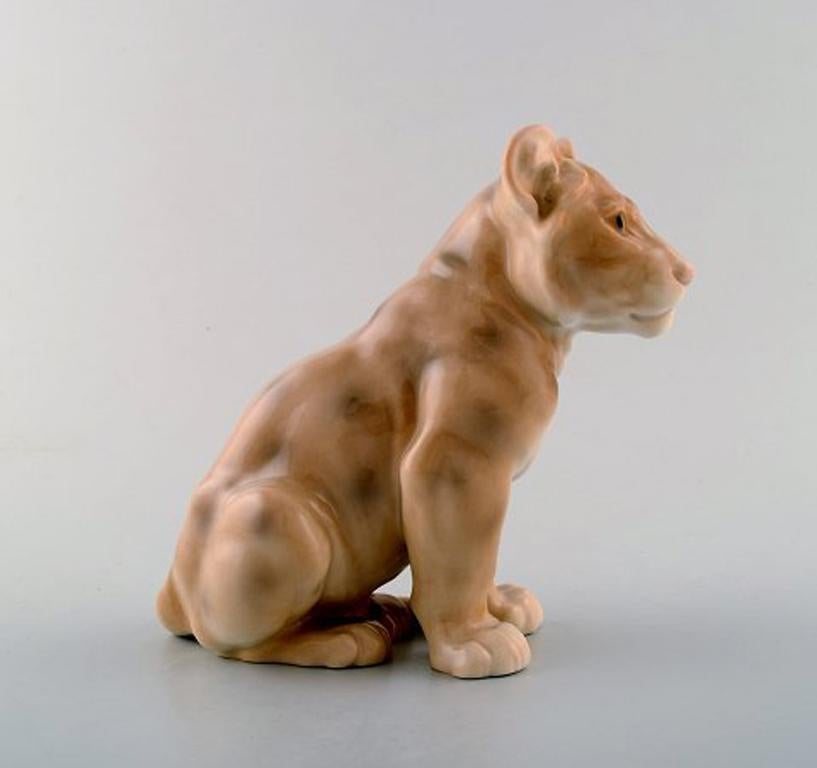 Rare B&G, Bing & Grondahl figure, lion cub.
Decoration number 1923.
In perfect condition.
1st factory quality.
Measures: 16 cm x 15 cm.