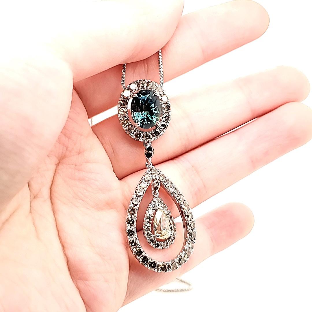 Rare Bi-colored Blue-Green Sapphire pendant with diamonds For Sale 3