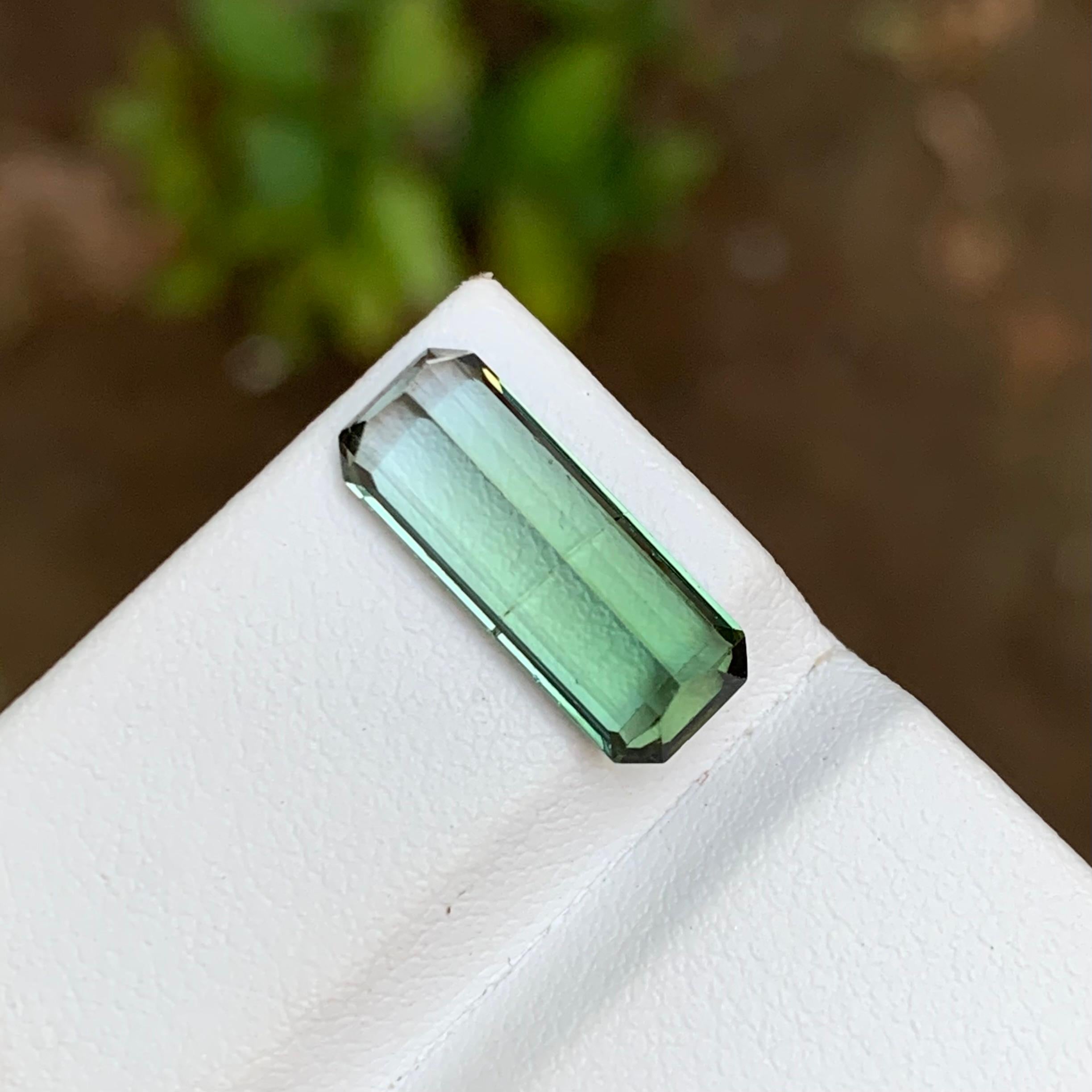 Seltener zweifarbiger natürlicher Turmalin-Edelstein, 4,20 ct Smaragd-Schliff für Ring-Schmuck (Smaragdschliff) im Angebot