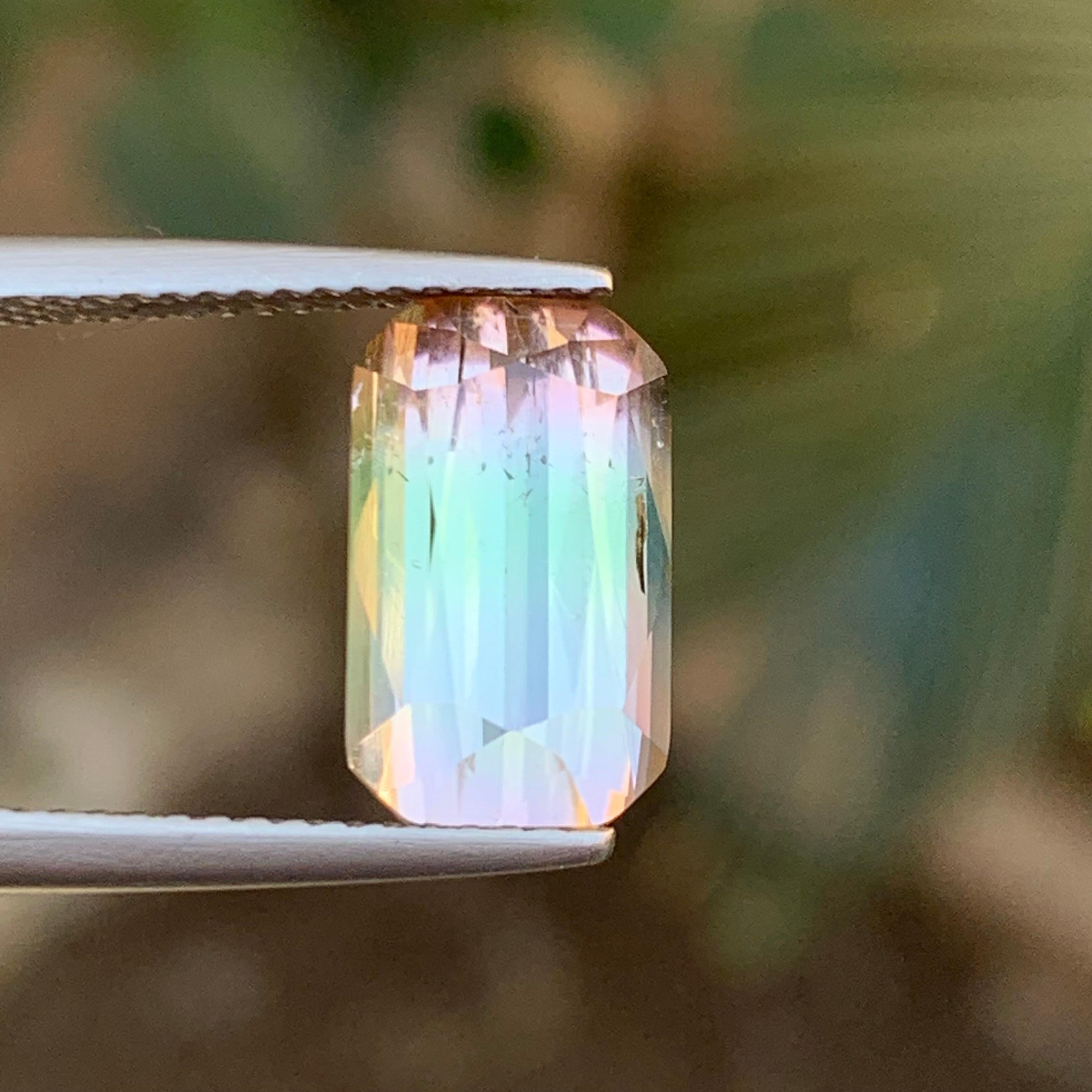 Taille coussin Bague pendentif rare en tourmaline naturelle bicolore taille coussin, pierre précieuse non sertie de 4,45 carats en vente