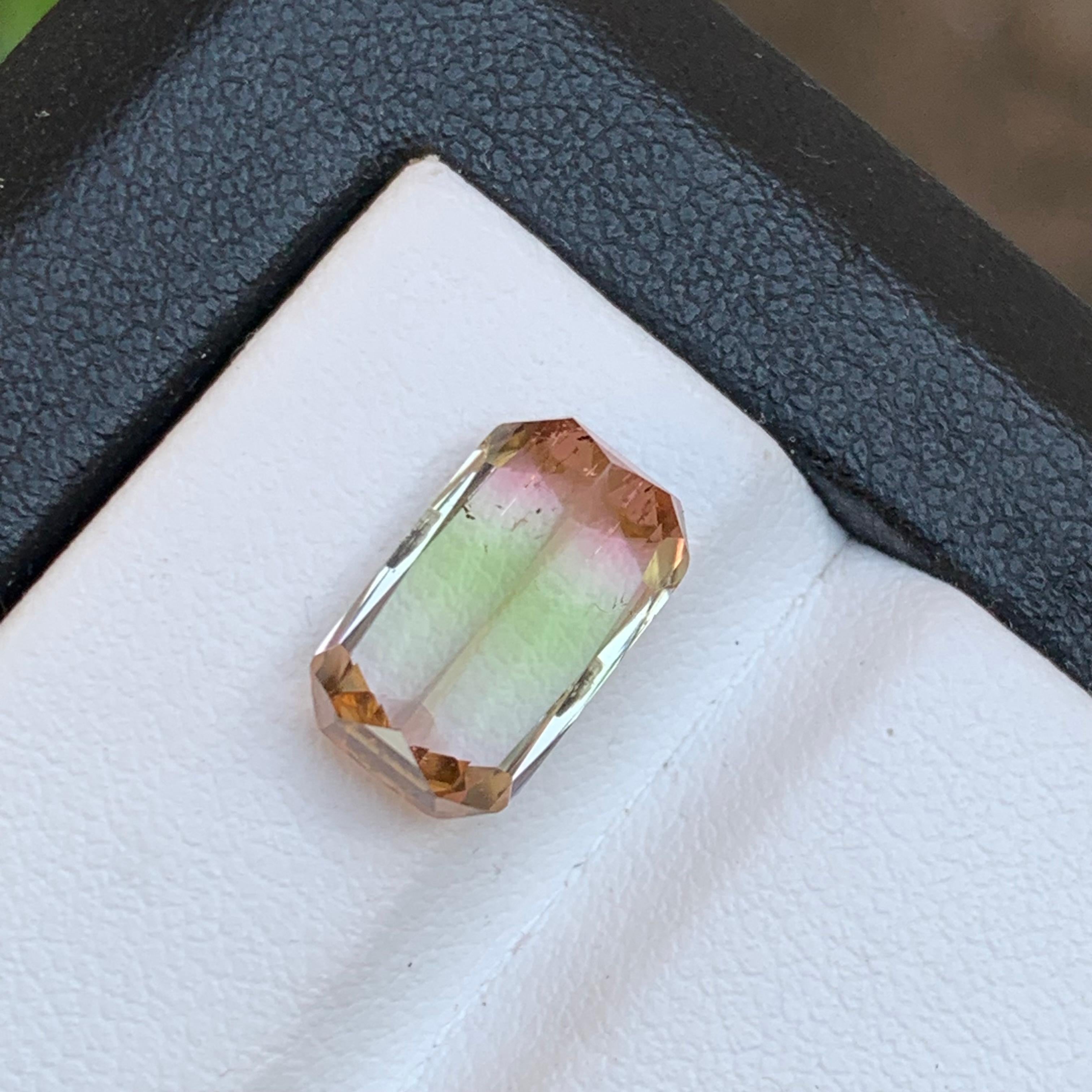 Bague pendentif rare en tourmaline naturelle bicolore taille coussin, pierre précieuse non sertie de 4,45 carats en vente 1