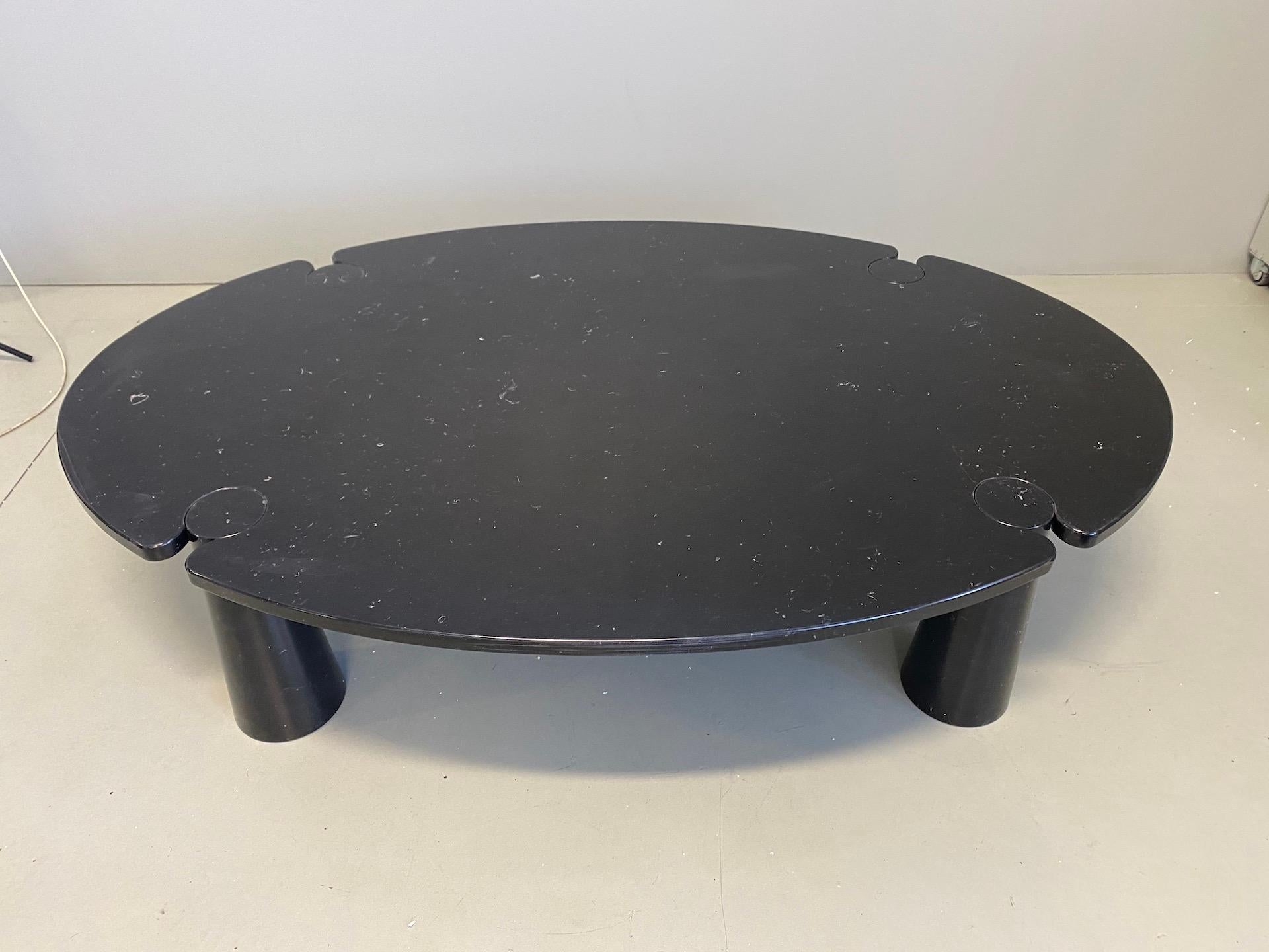 Angelo Mangiarotti coffee table Eros black marquina marble, Italy, circa 1975. The table is in wonderful condition with hardly any wear. No chips or cracks or major blemishes. Whit original label.
 