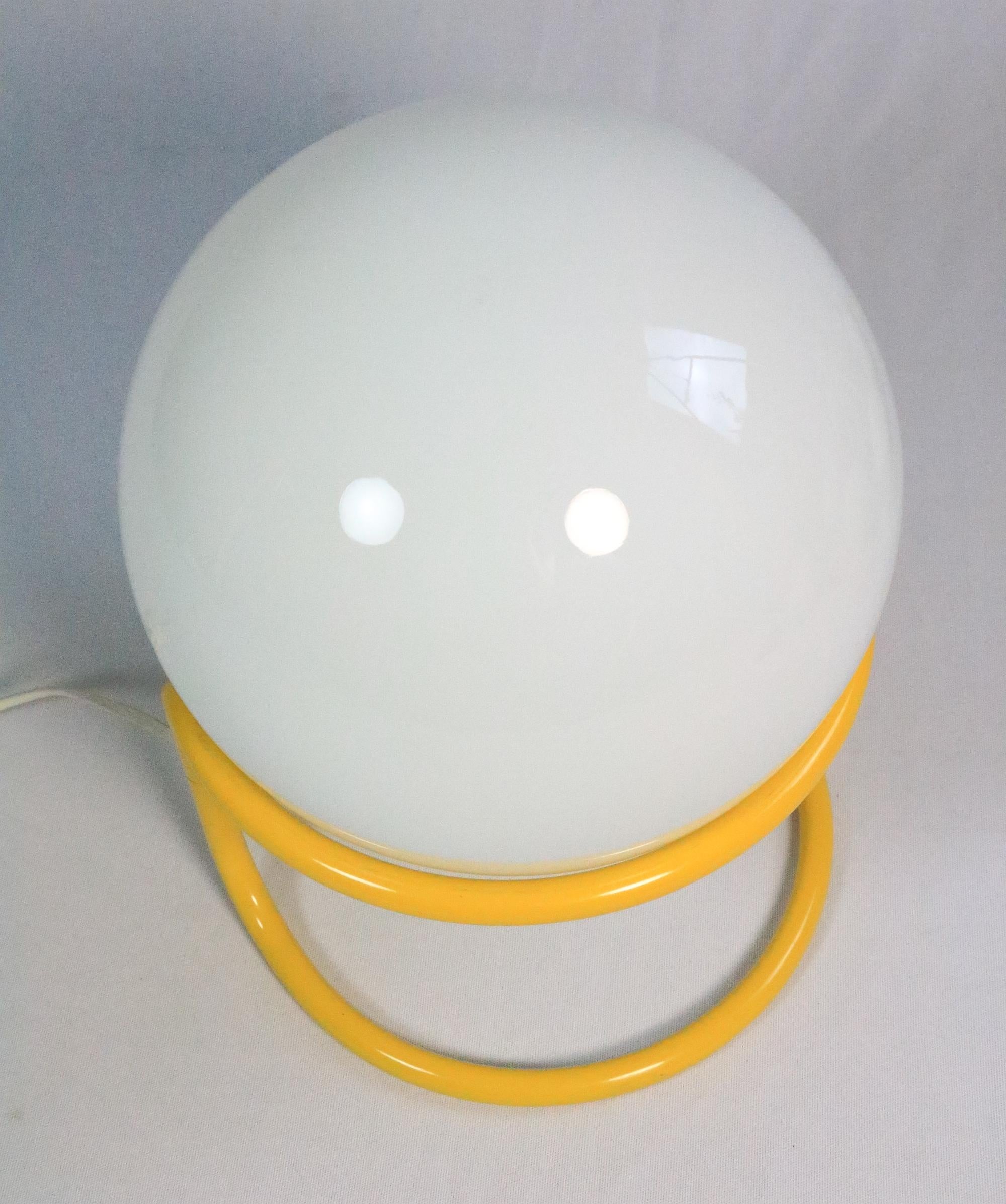 Rara Lámpara de Bola de Cristal BIG, Lámpara de Pie Amarilla, Europa, Década de 1970 1