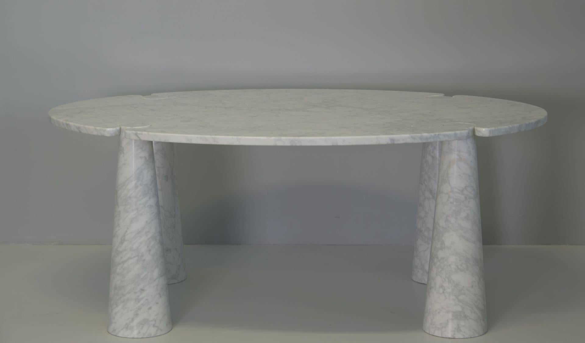 Rare grande table de salle à manger d'Angelo Mangiarotti pour Bigli en marbre de carrare, avec étiquette d'origine.