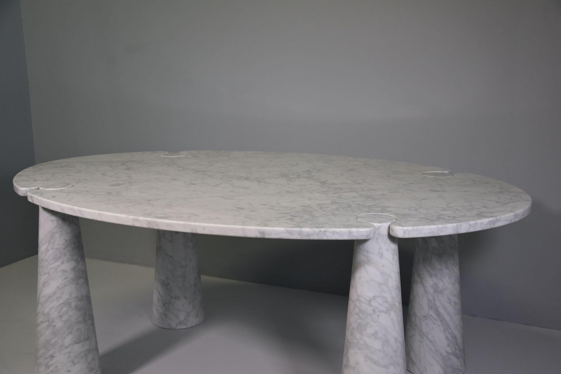 italien Grande table à manger rare d'Angelo Mangiarotti pour Skipper en marbre de Carrare en vente