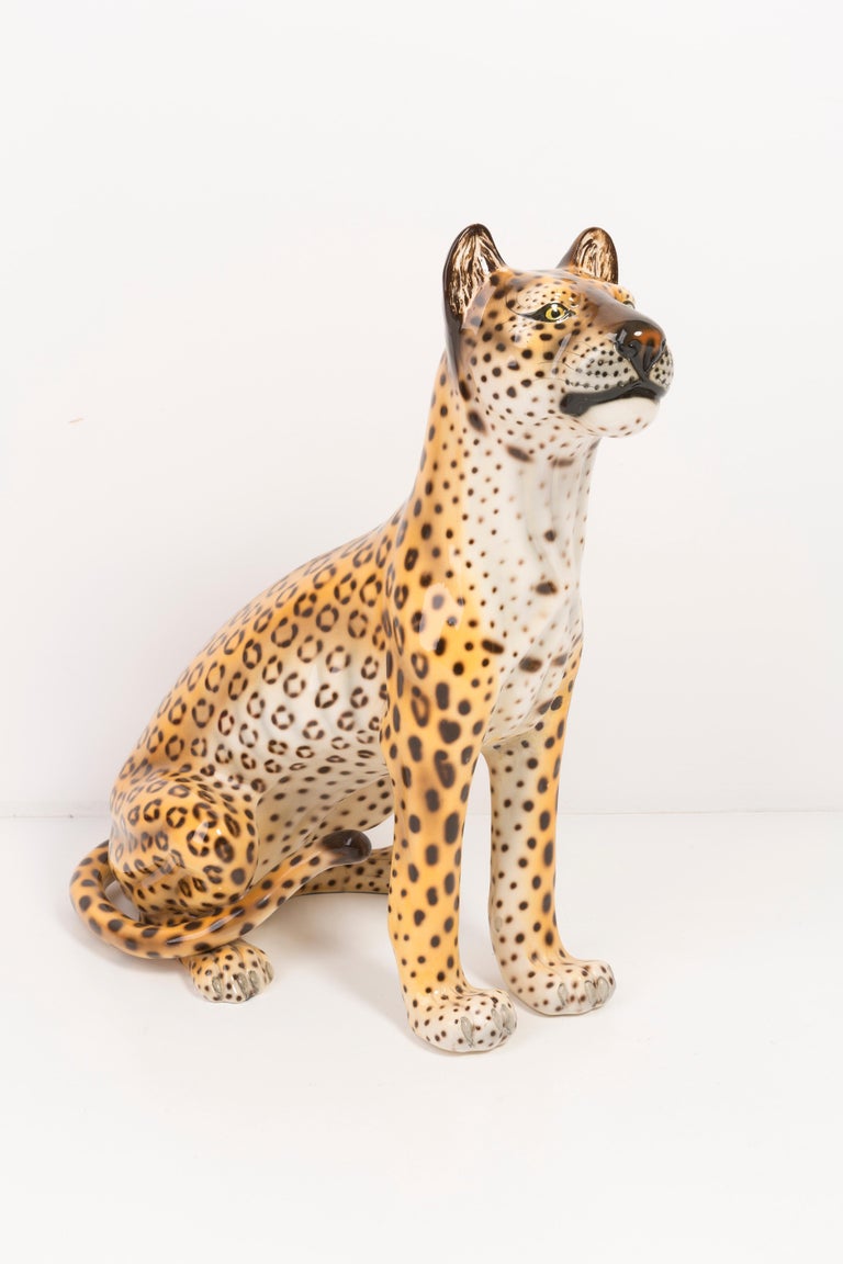 Italian ceramic, perfect condition, produced in 1960s. We have also another big cats for sale, check our products. Only one unique piece available.