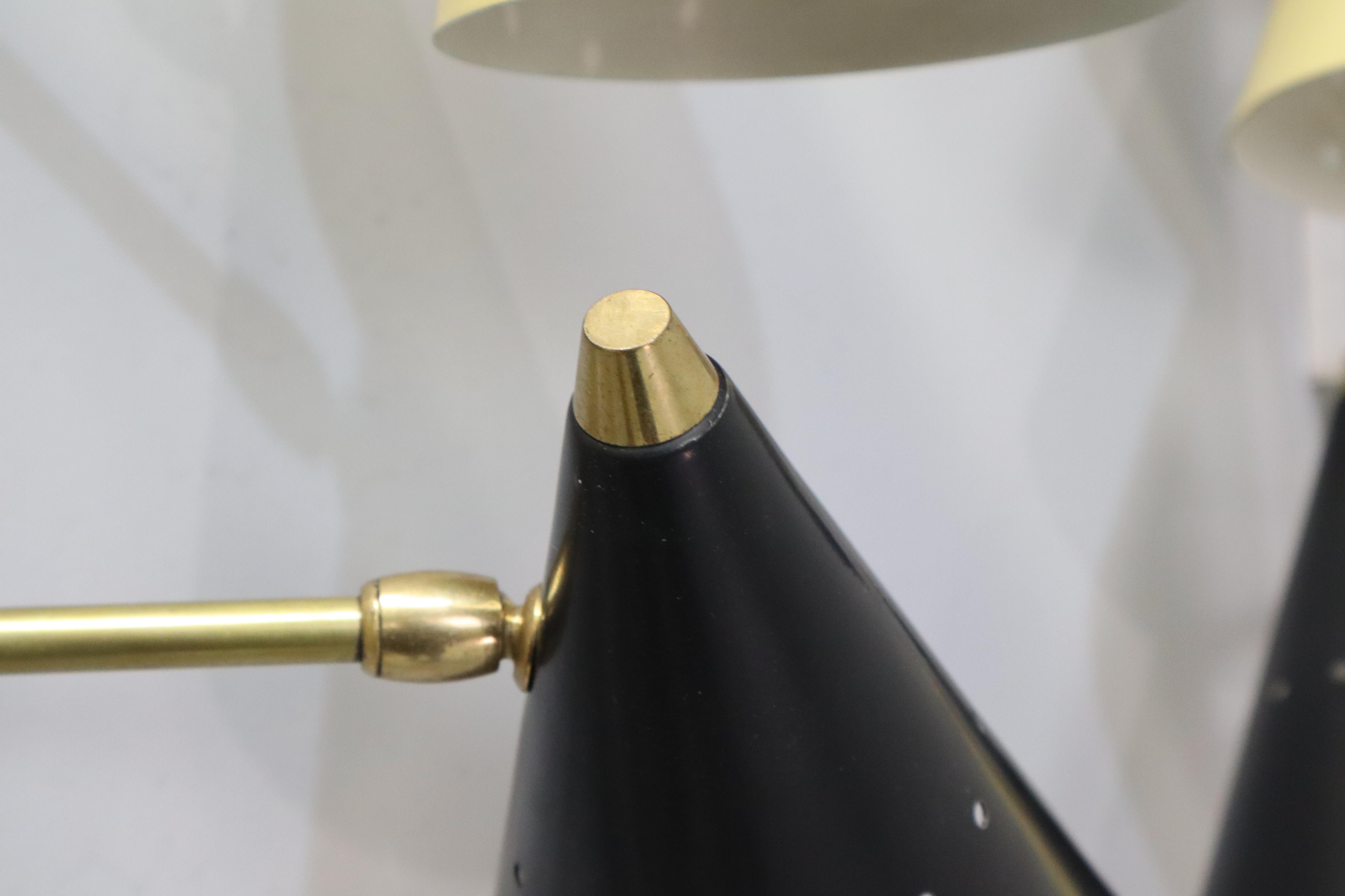 Rare Big Stilnovo Signed Brass Adjustable Wall Lamp, 1950s In Excellent Condition For Sale In Rovereta, SM