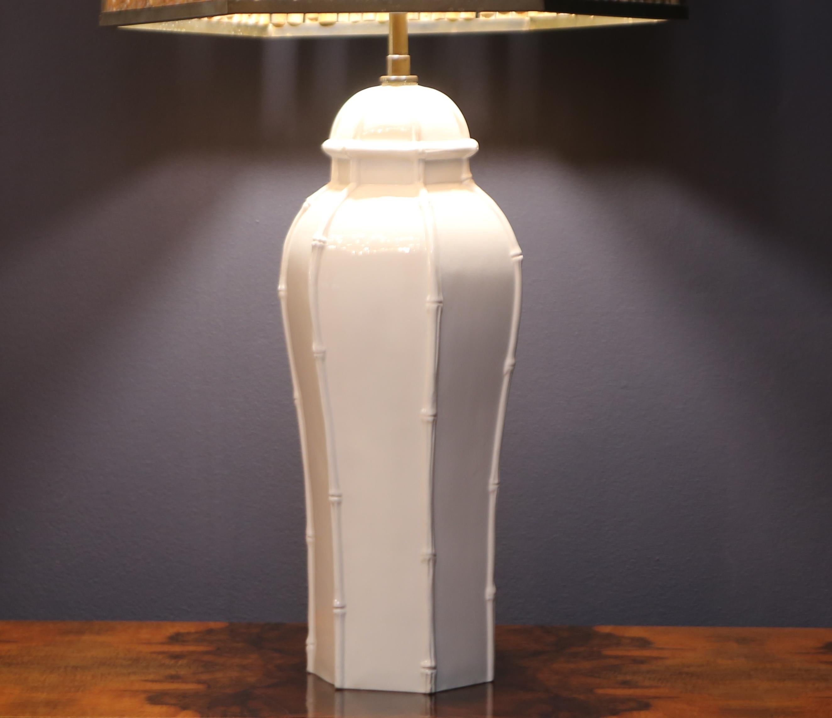 Moderne Rare grande lampe de table en céramique  Bambou et laiton, Italie, 1970 en vente