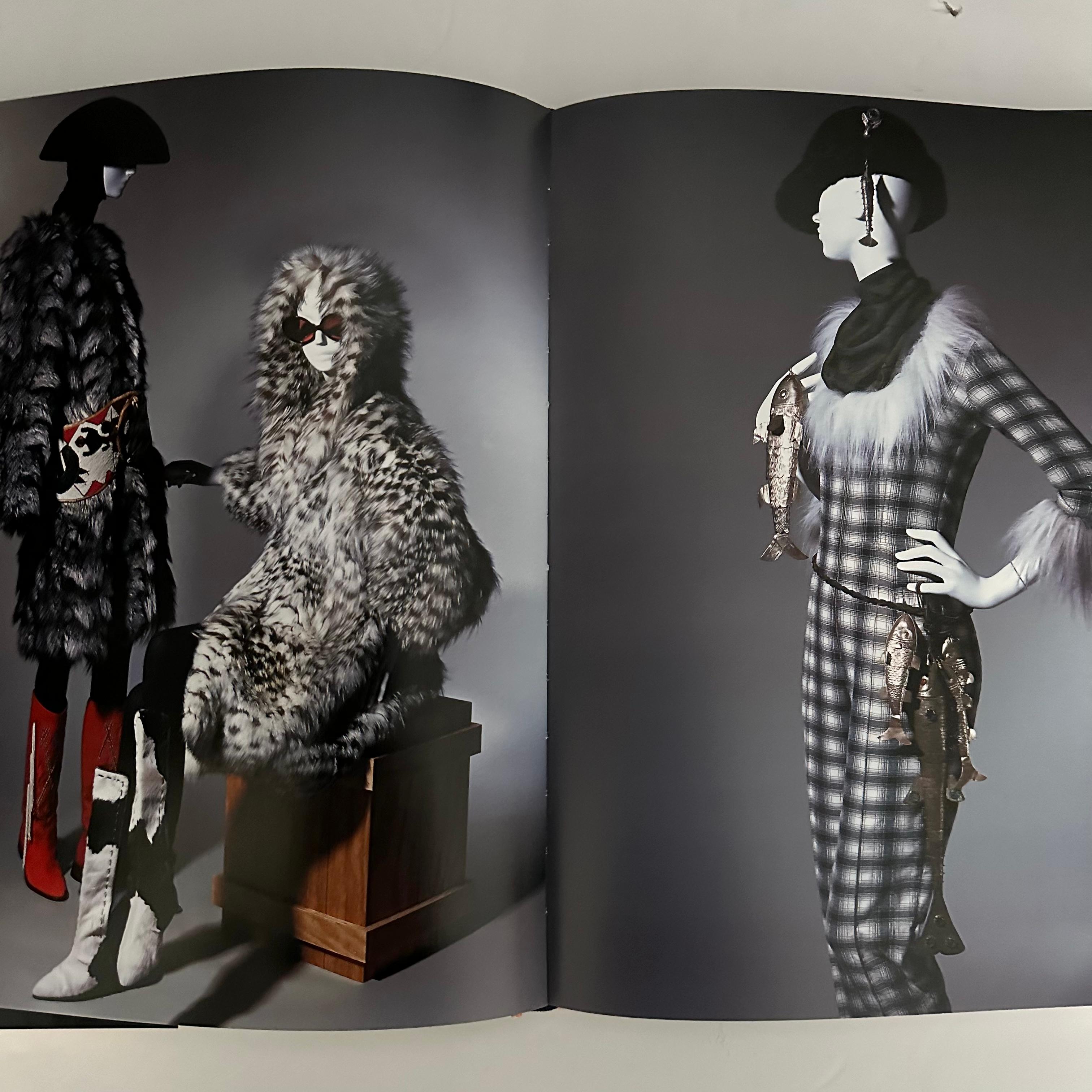 Contemporary RARE BIRD OF FASHION - The Irreverent Iris Apfel
