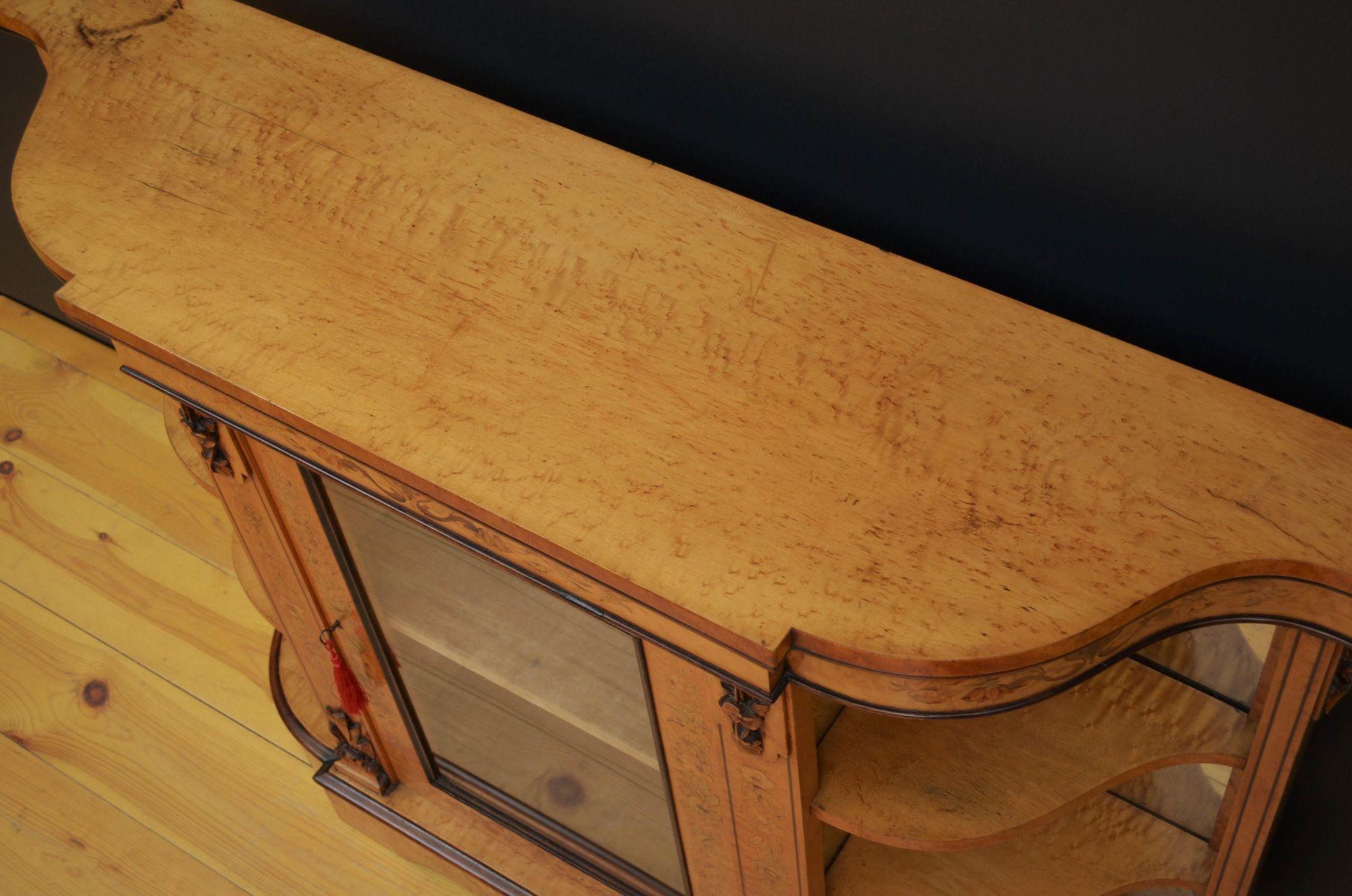 Rare Bird's Eye Maple Victorian Credenza In Good Condition For Sale In Whaley Bridge, GB