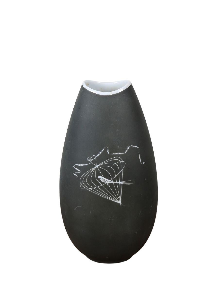 Mid-Century Modern Rare Black and White Pottery Vase by Thomas (Rosenthal), Model Papageno For Sale