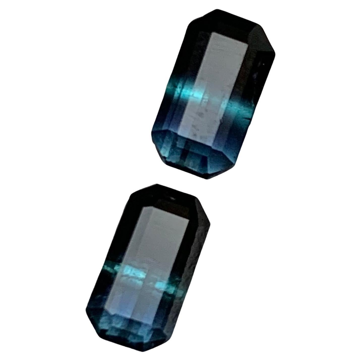 Seltene schwarz-blaue Bicolor-Turmalin-Edelsteinpaare, 2.20 Karat Smaragdschliff-Ohrringe