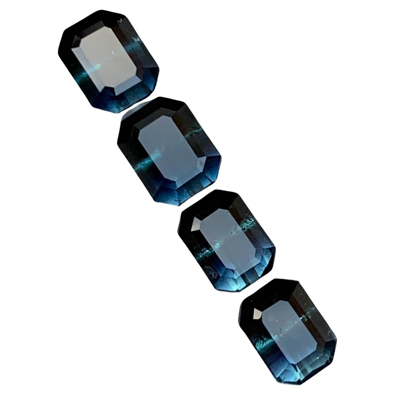 Seltene schwarz-blaue Bicolor-Turmalin-Edelsteinpaare, 5.85 Karat Smaragdschliff-Ohrringe im Angebot