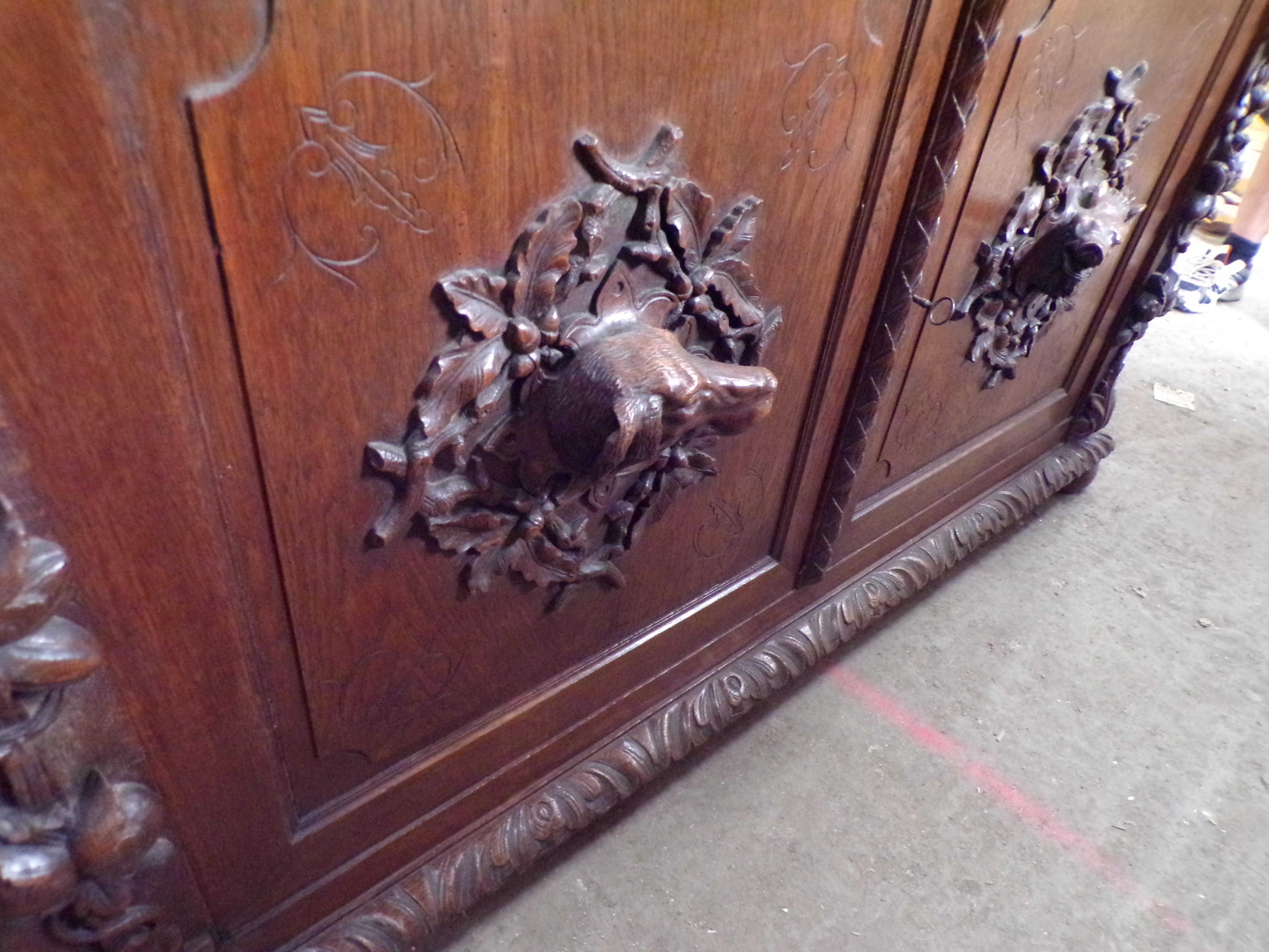 Rare Black Forest Hunts Sideboard or Buffet, circa 1880 For Sale 3