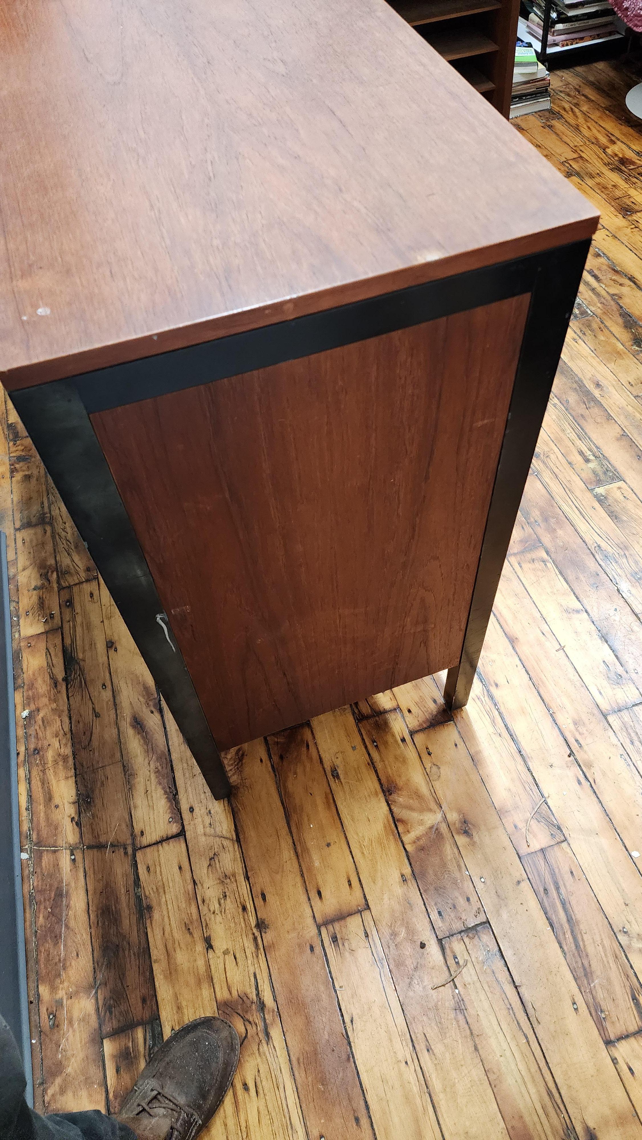 Raro mobile in teak con telaio nero di George Nelson per Herman Miller in vendita 6