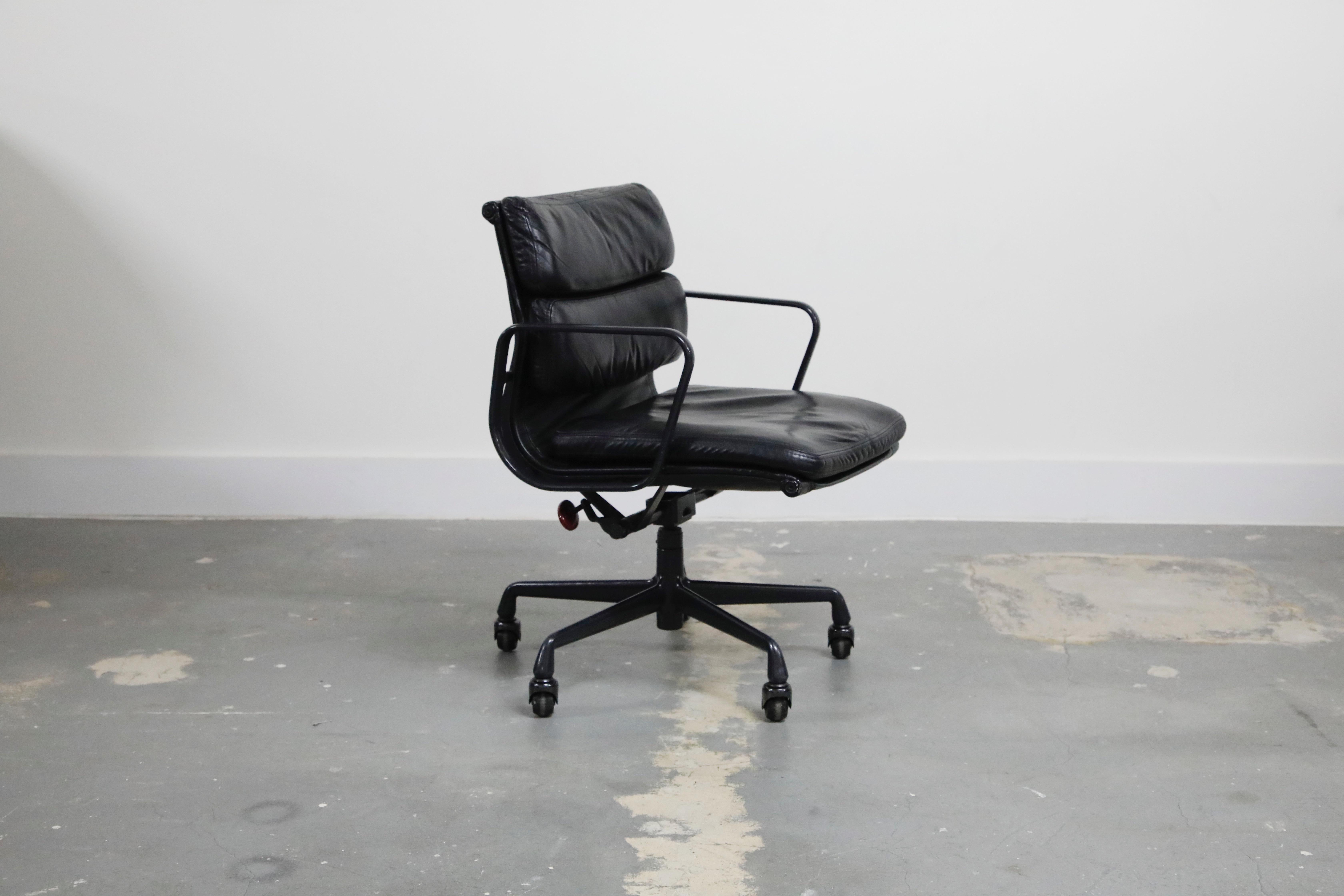 black eames office chair