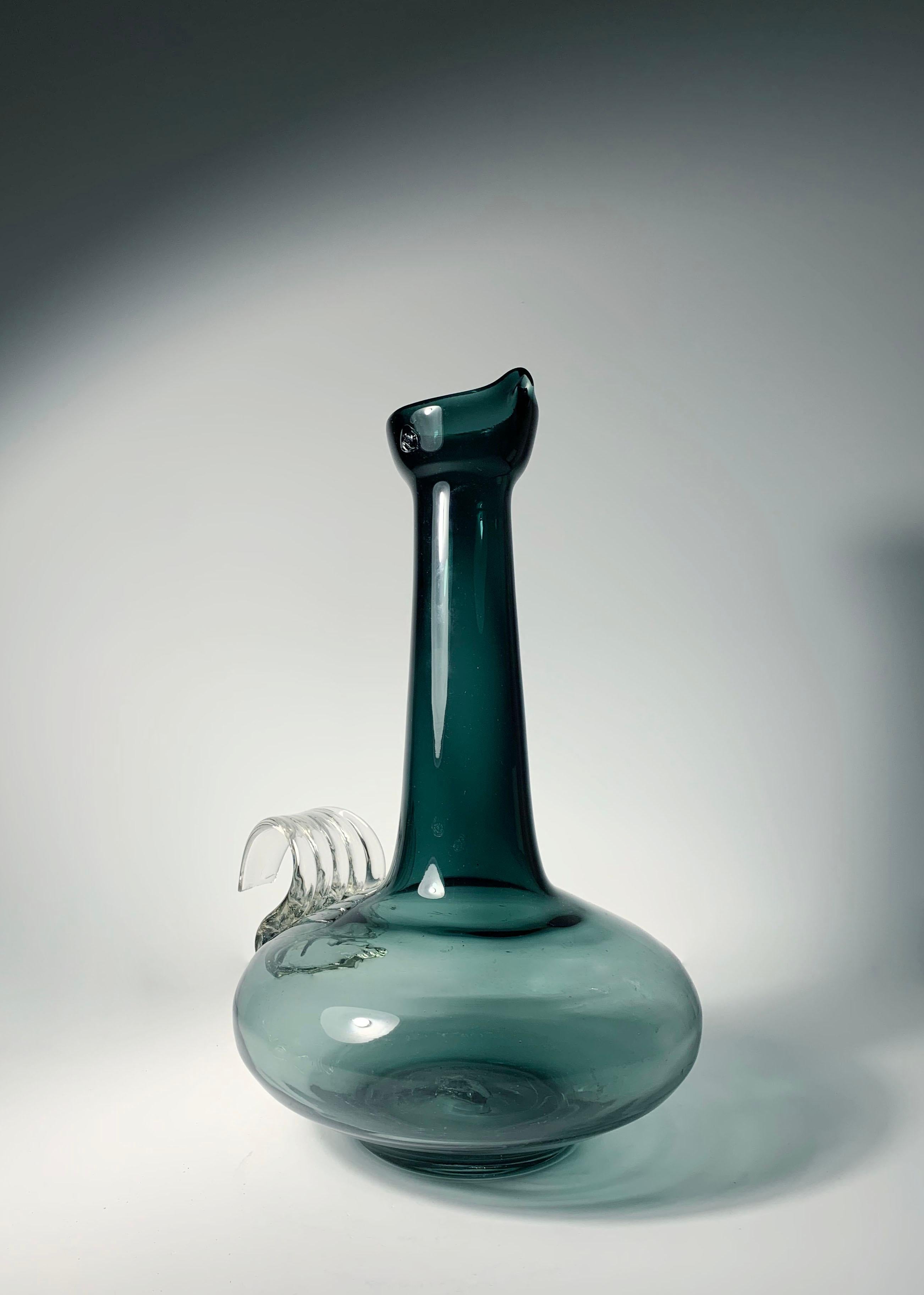 Mid-Century Modern Rare vase oiseau ou coq Blenko 5410 de Wayne Husted in Charcoal en vente
