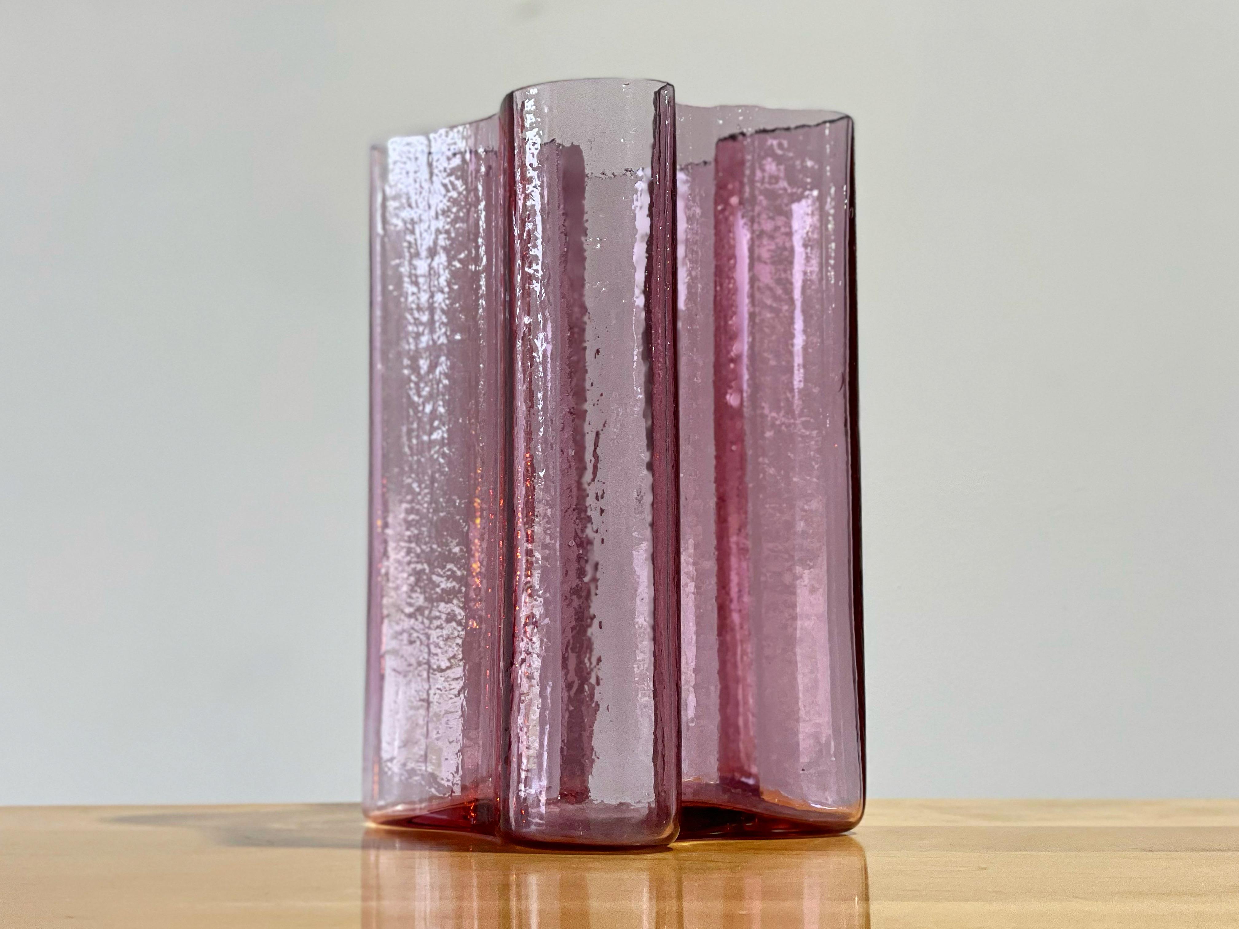 Rare Blenko Glass 6312l Rosé, Midcentury Handcrafted Pink Art Glass Vase In Good Condition In Decatur, GA