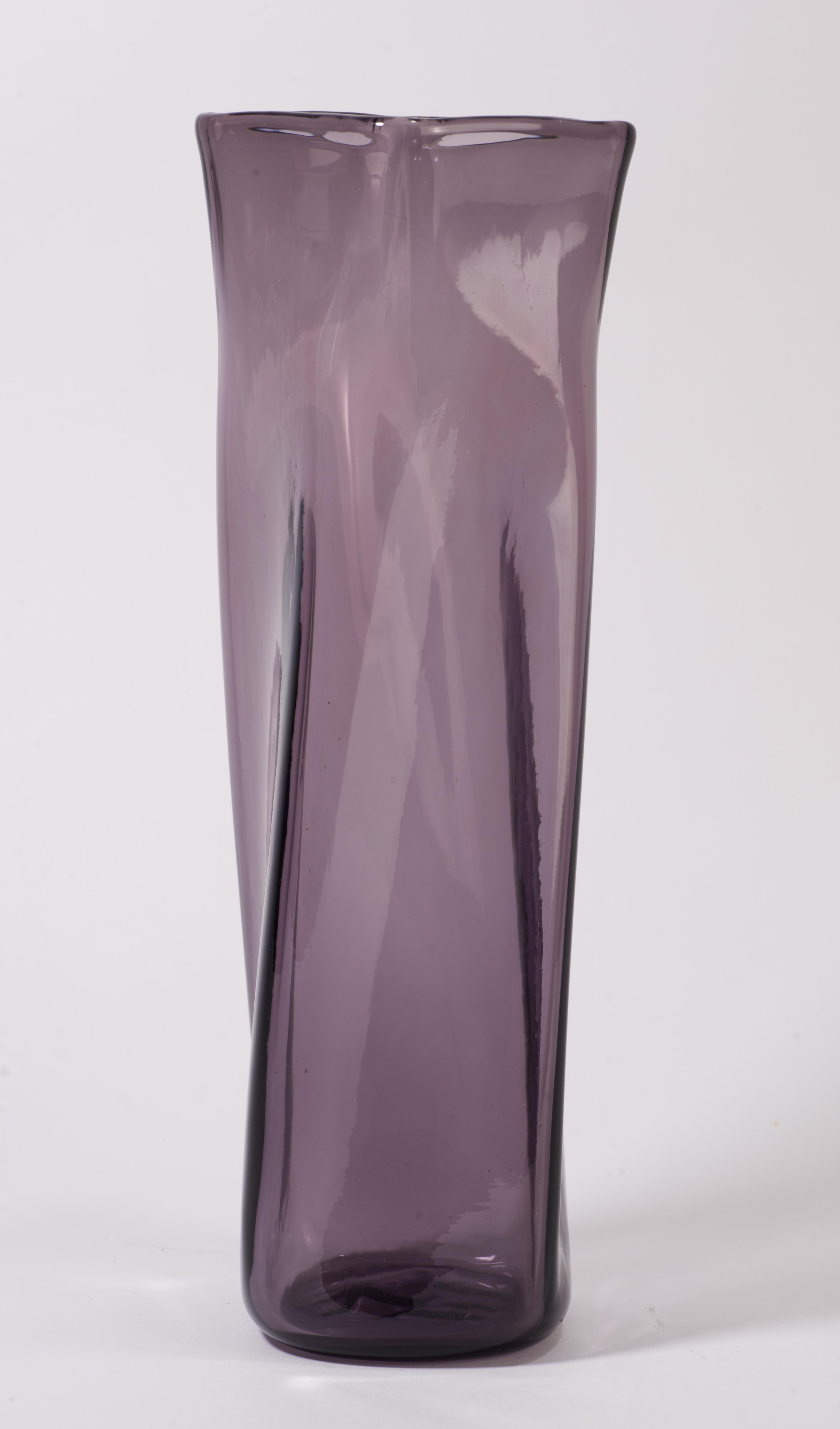 Rare Blenko Vase Lilac Glass, Signed, Mid Century Modern 1959-1960 In Good Condition In Clifton Springs, NY