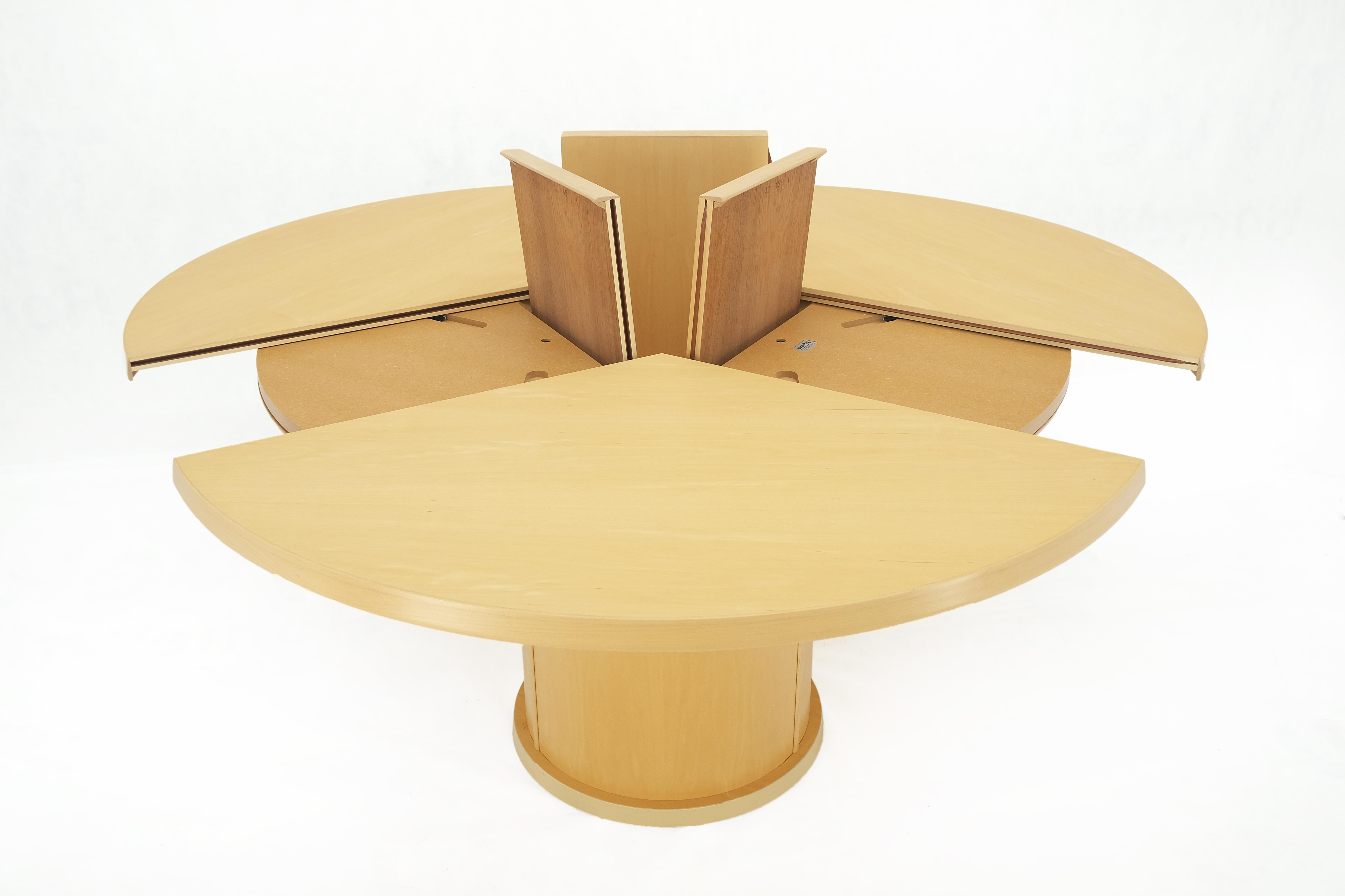 Seltener runder ausziehbarer, ausziehbarer Esstisch aus blondem Ahornholz mit 6 Stühlen, Dänemark MINT!  im Angebot 10