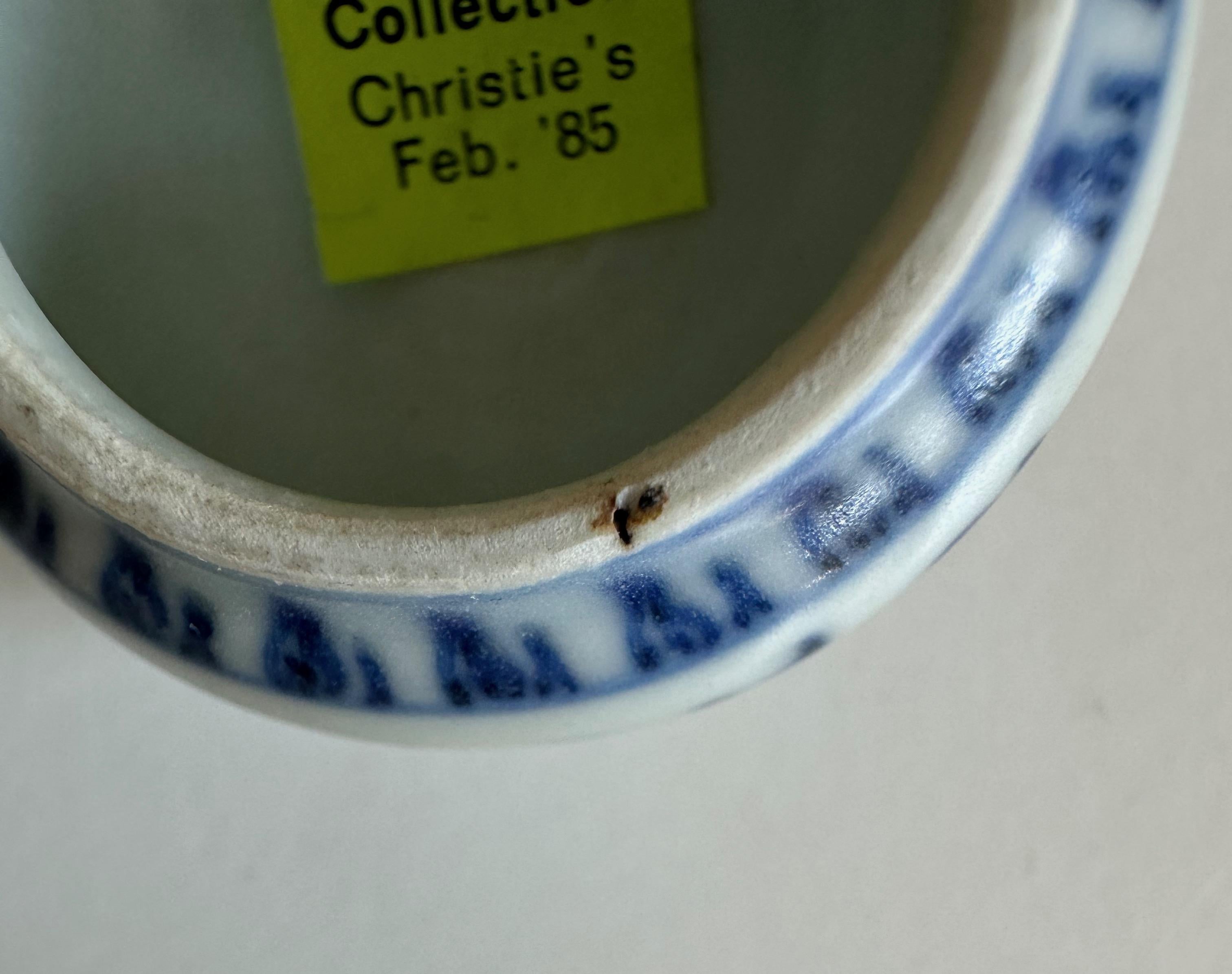Rare Blue and White Bird Feeder from the Hatcher Cargo For Sale 5