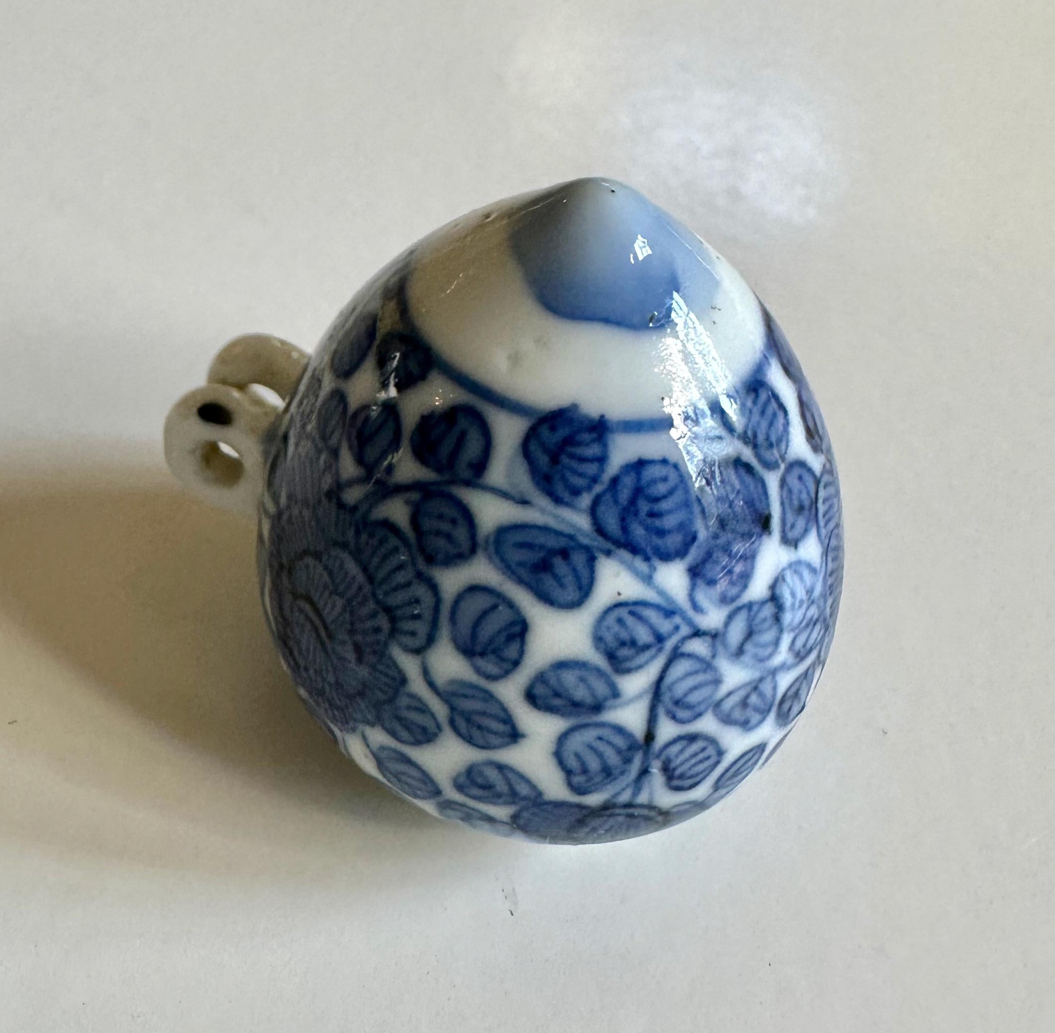 Hand-Painted Rare Blue and White Bird Feeder from the Hatcher Cargo For Sale