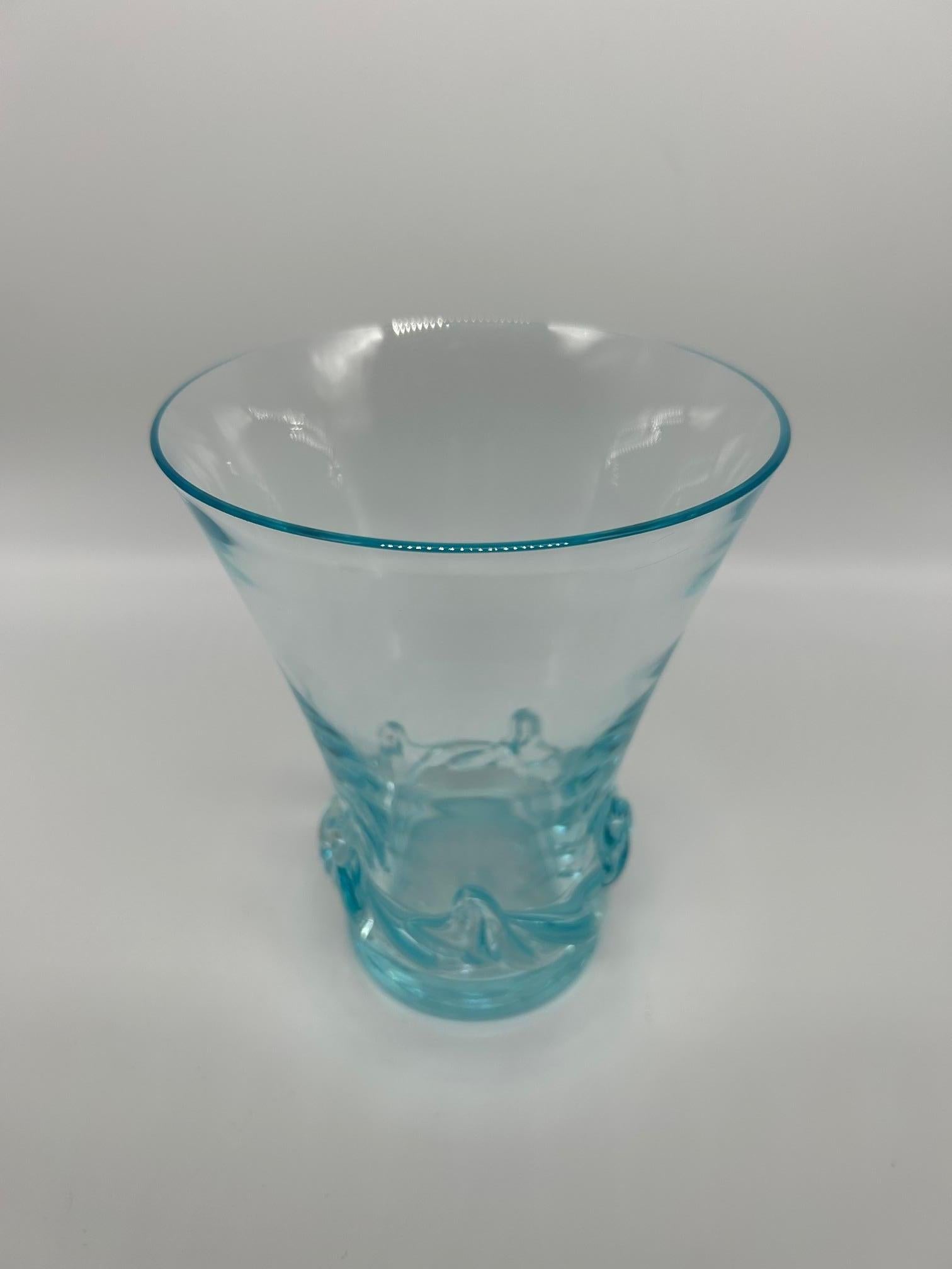 Mid-Century moderno raro vaso di cristallo blu Daum in vendita
