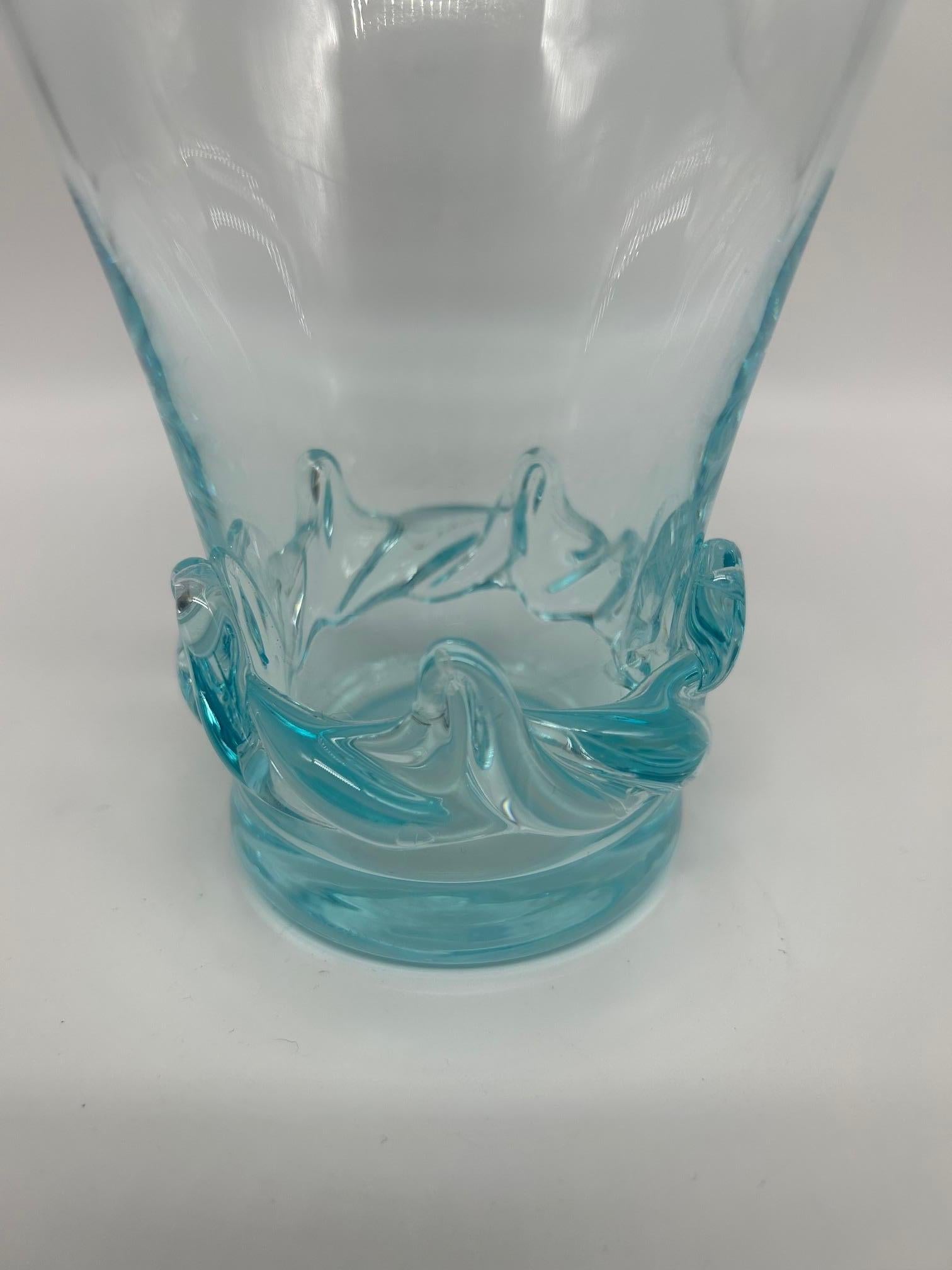 Francese raro vaso di cristallo blu Daum in vendita
