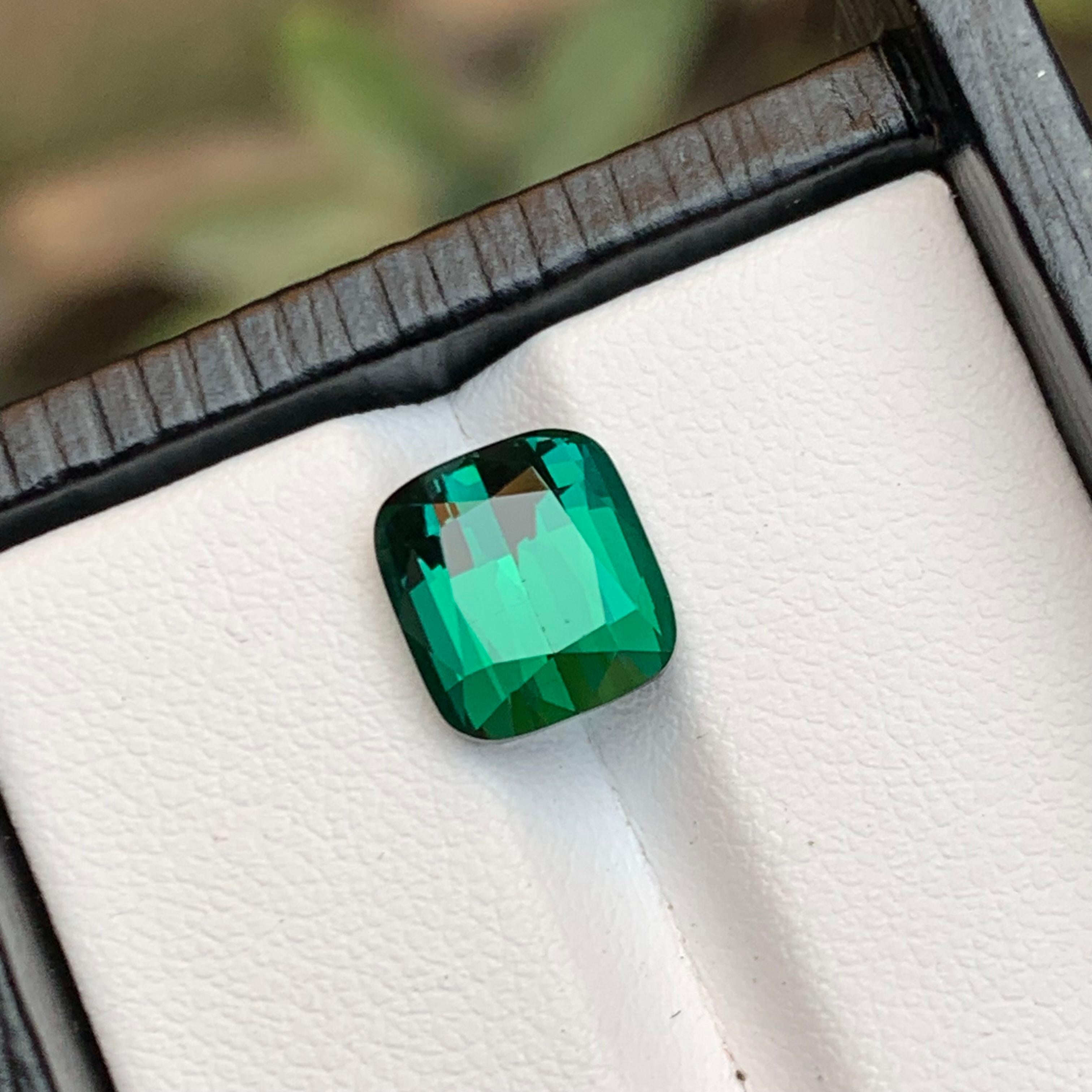 Contemporain Rare tourmaline naturelle bleue verte taille coussin, 4,05 ct-Afghani  en vente